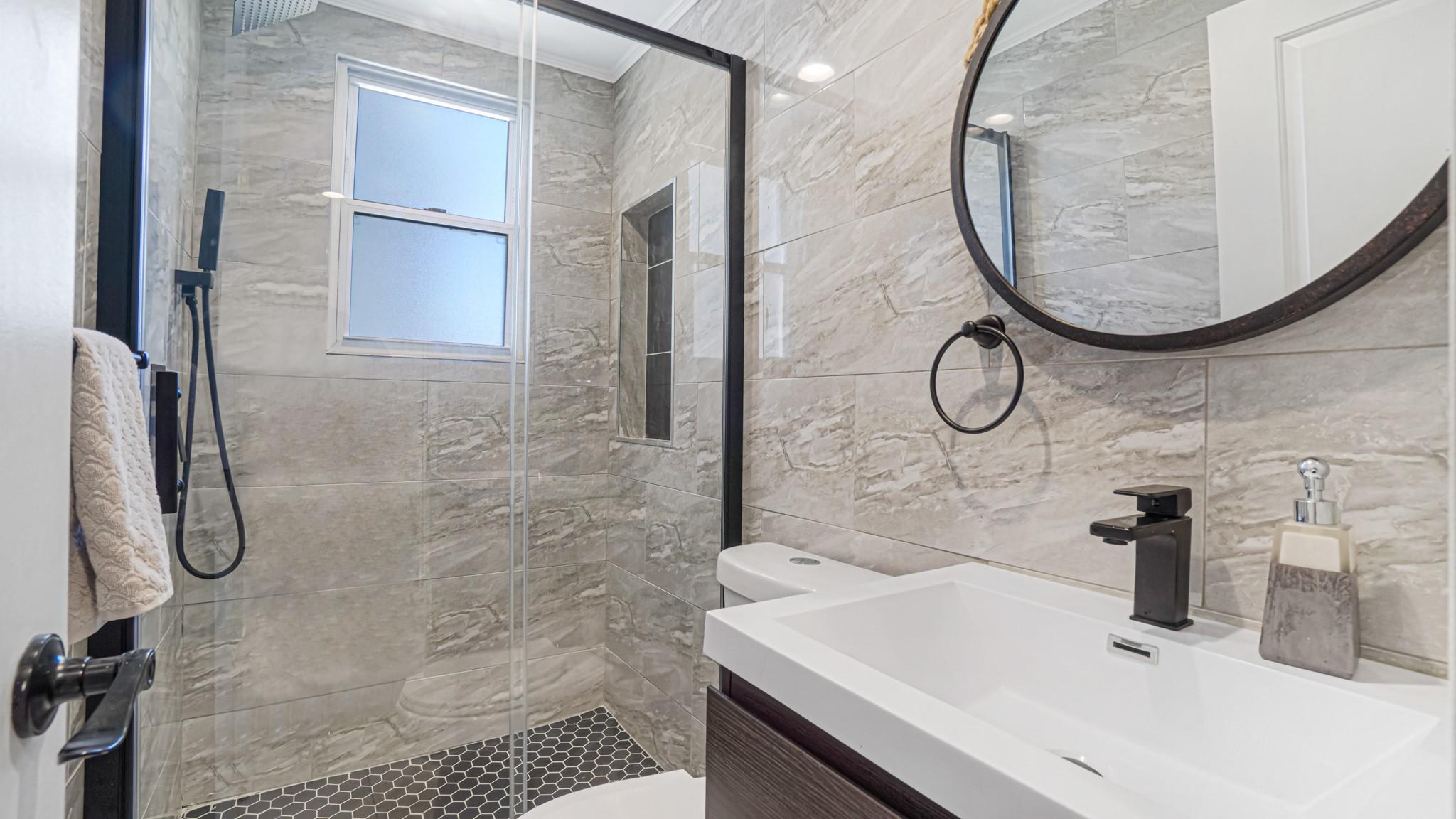 #9 photo, 21924 130th Drive, クイーンズ区 Springfield Gardens , NY 11413