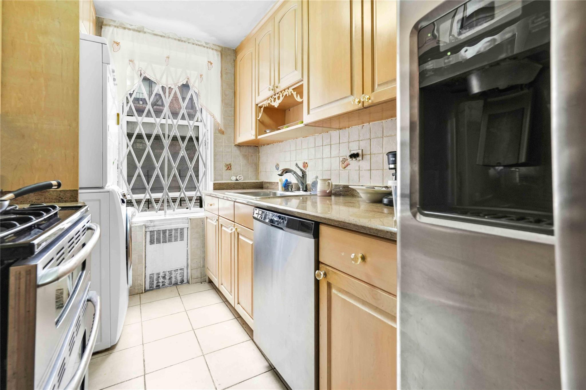 #14 photo, 42-25 80th Street, クイーンズ区 Elmhurst , NY 11373