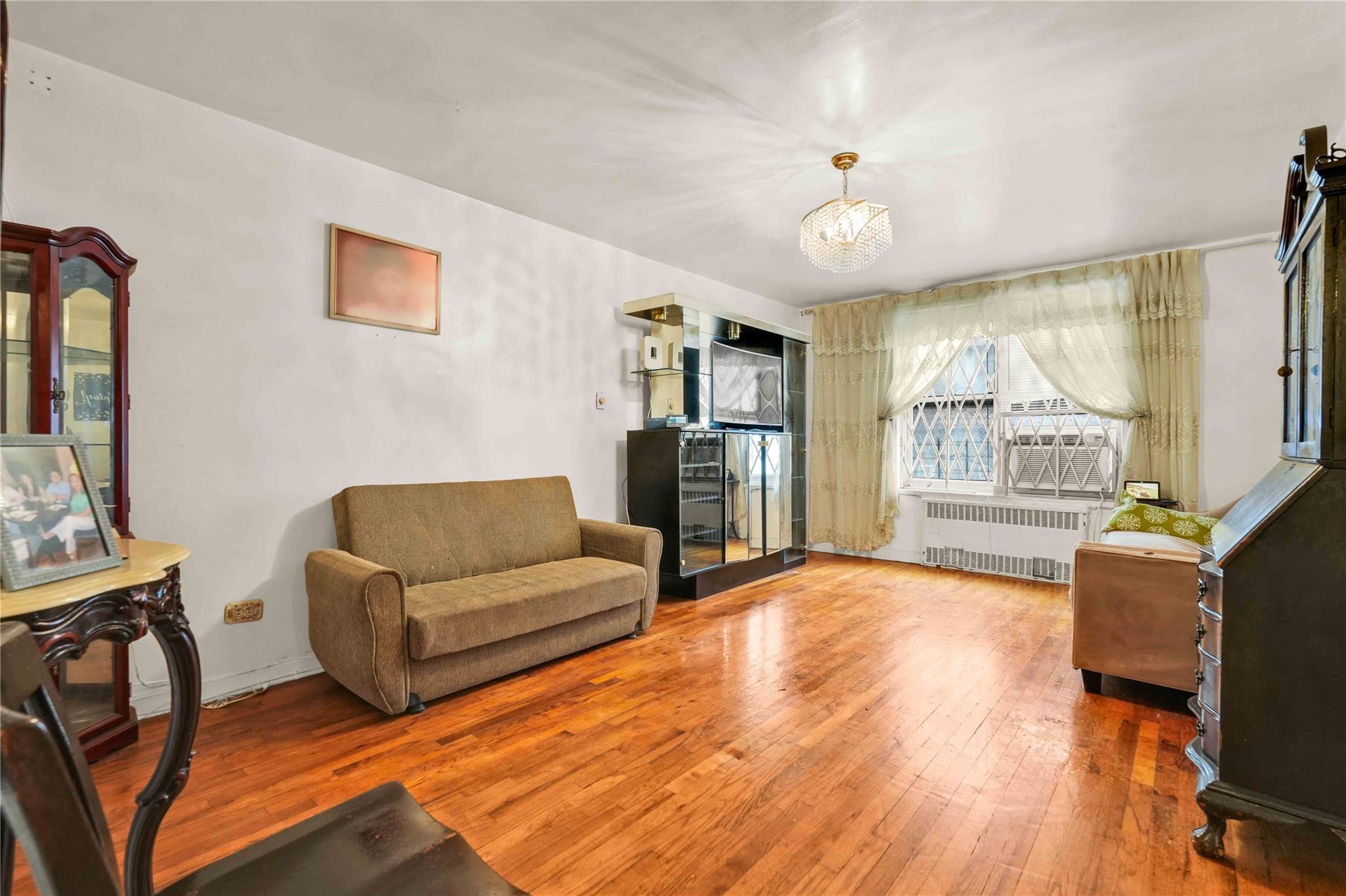 #6 photo, 42-25 80th Street, クイーンズ区 Elmhurst , NY 11373