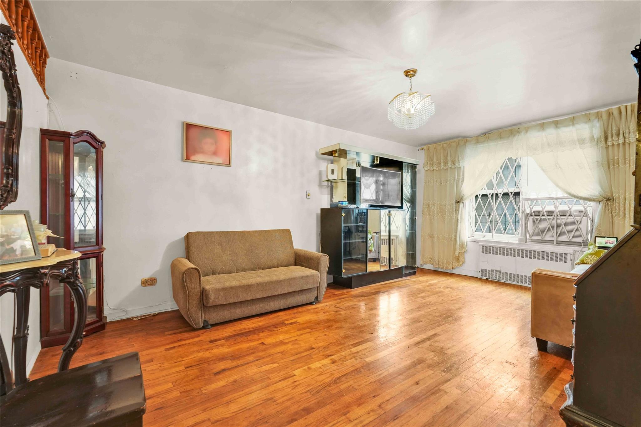 #7 photo, 42-25 80th Street, クイーンズ区 Elmhurst , NY 11373