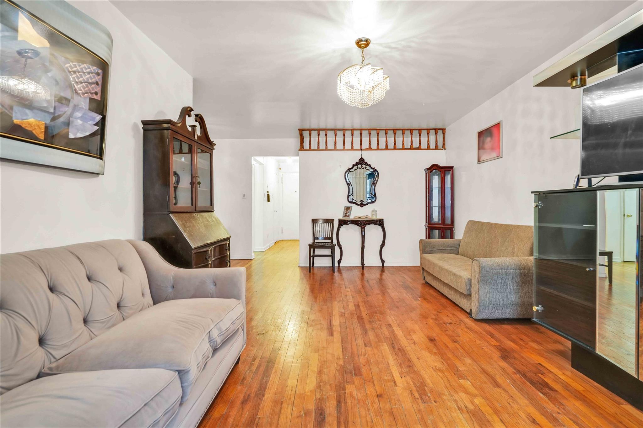 #9 photo, 42-25 80th Street, クイーンズ区 Elmhurst , NY 11373