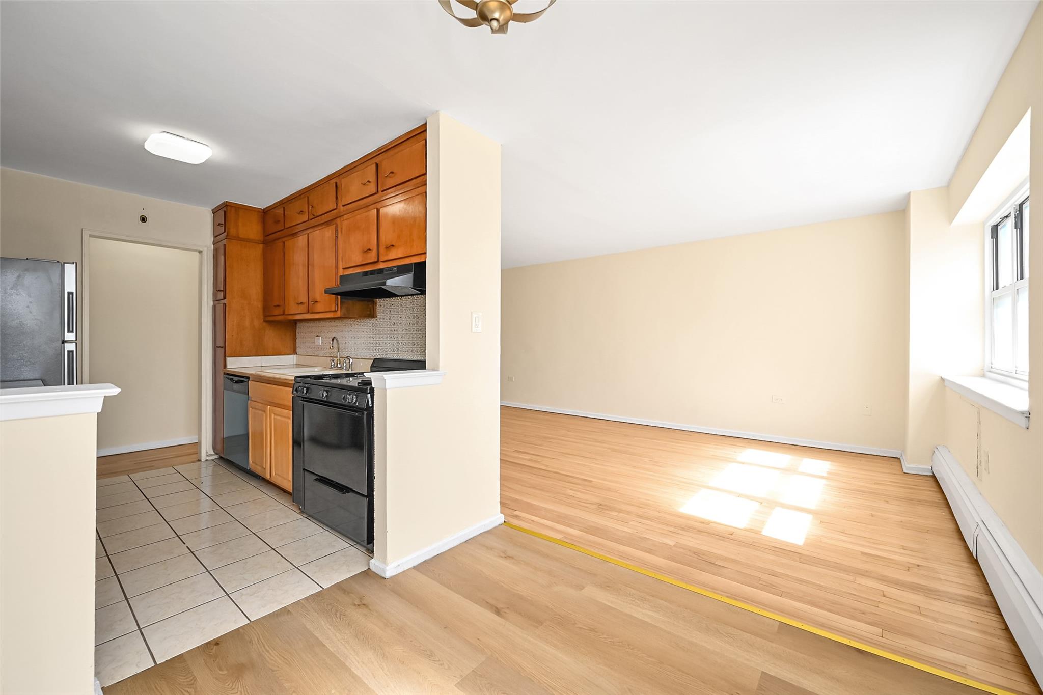 #6 photo, 99-10 60th Avenue, クイーンズ区 Corona , NY 11368