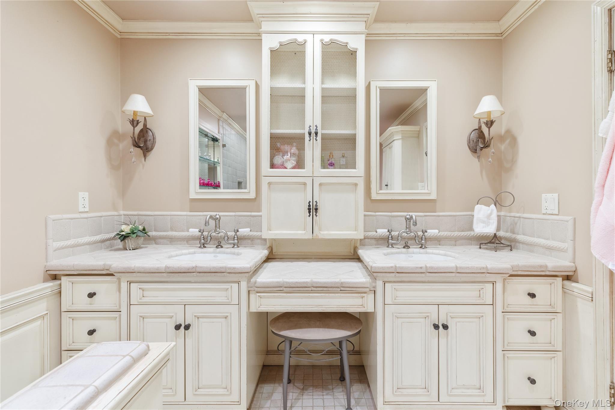 #15 photo, 6 Longridge Lane, ناسو Old Brookville , NY 11545