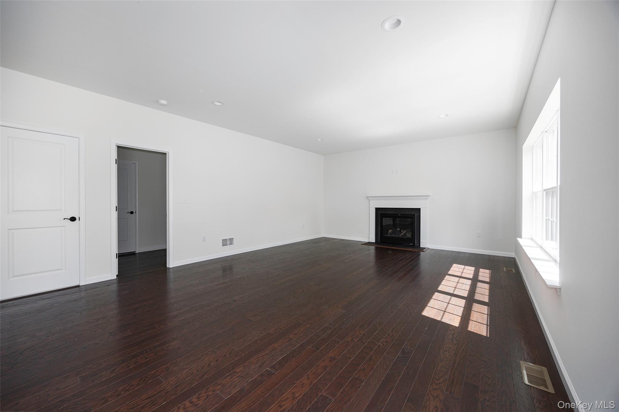 #9 photo, 10 Page Court, Poughkeepsie , NY 12603