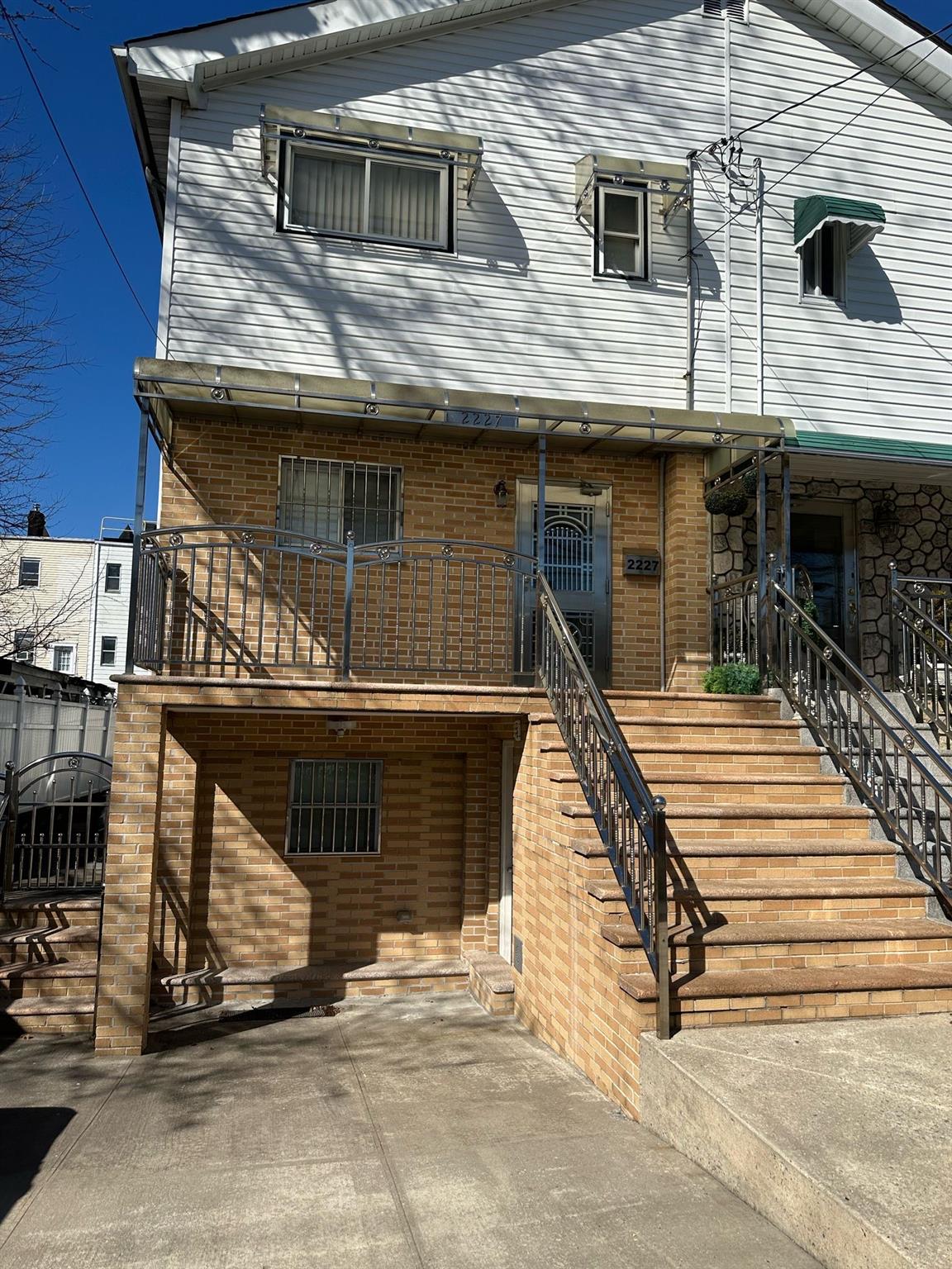 #2 photo, 2227 Turnbull Avenue, הברונקס Bronx , NY 10473