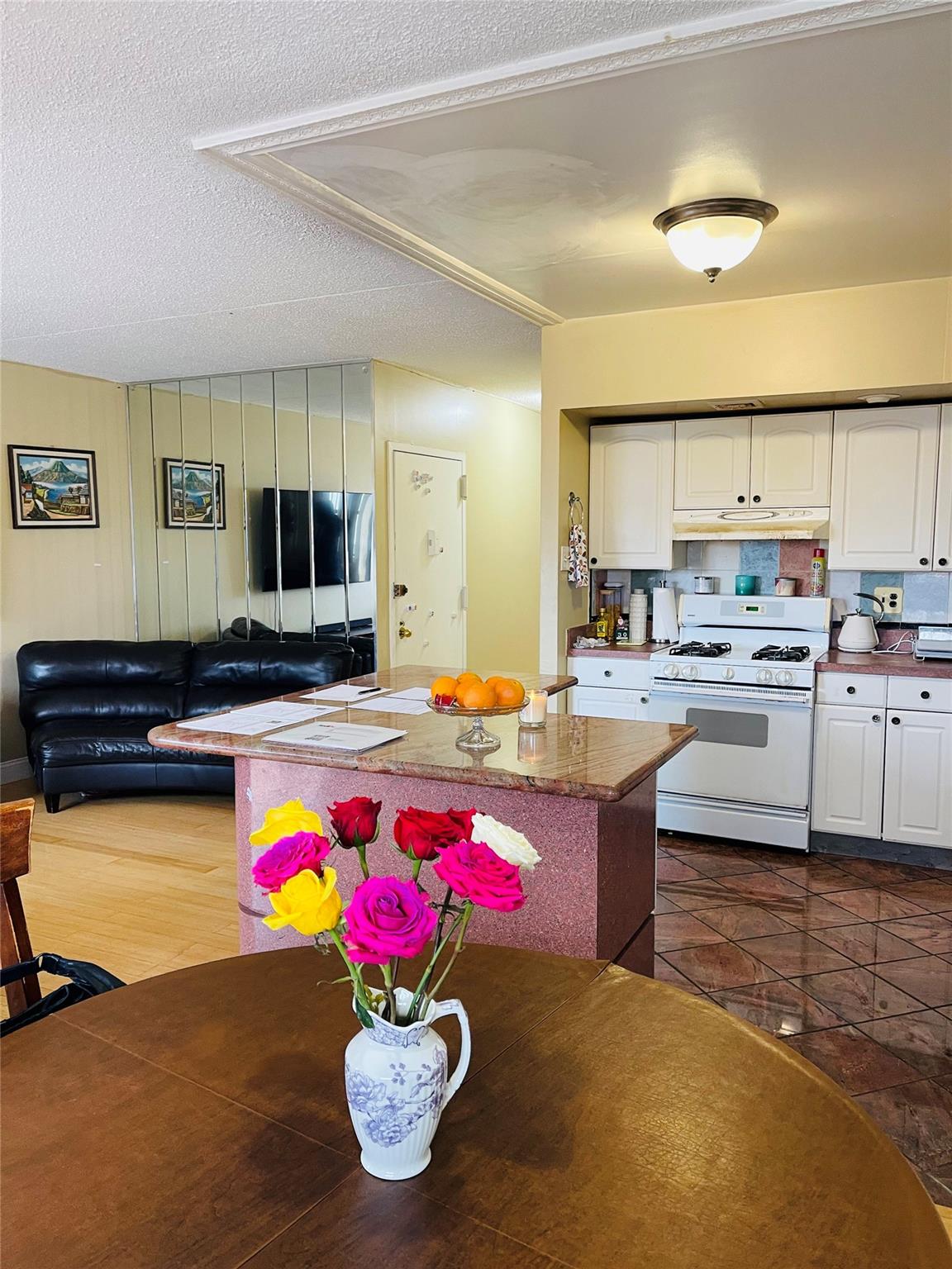 #5 photo, 71-18 Sutton Place, クイーンズ区 Fresh Meadows , NY 11365