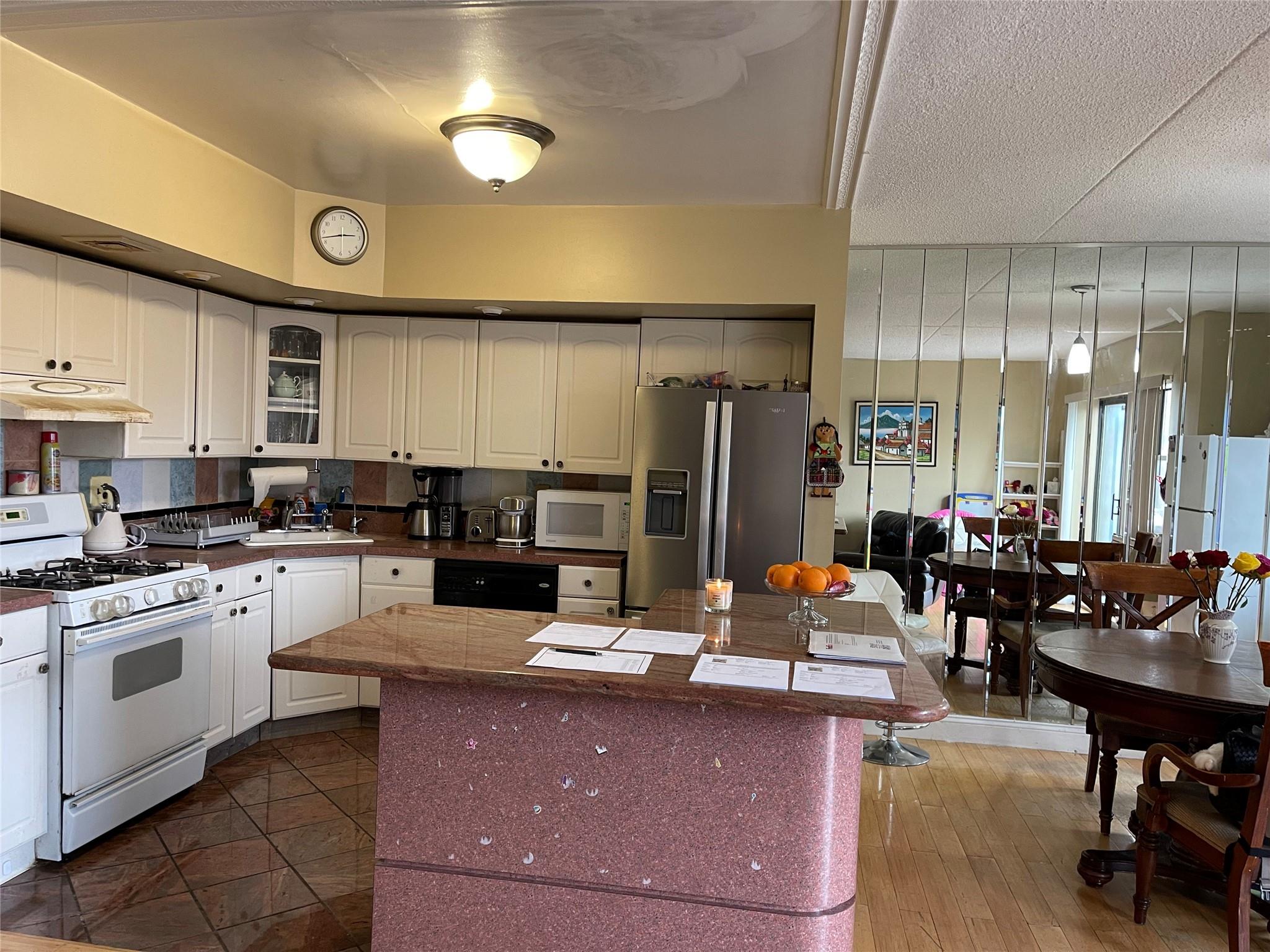 #8 photo, 71-18 Sutton Place, クイーンズ区 Fresh Meadows , NY 11365