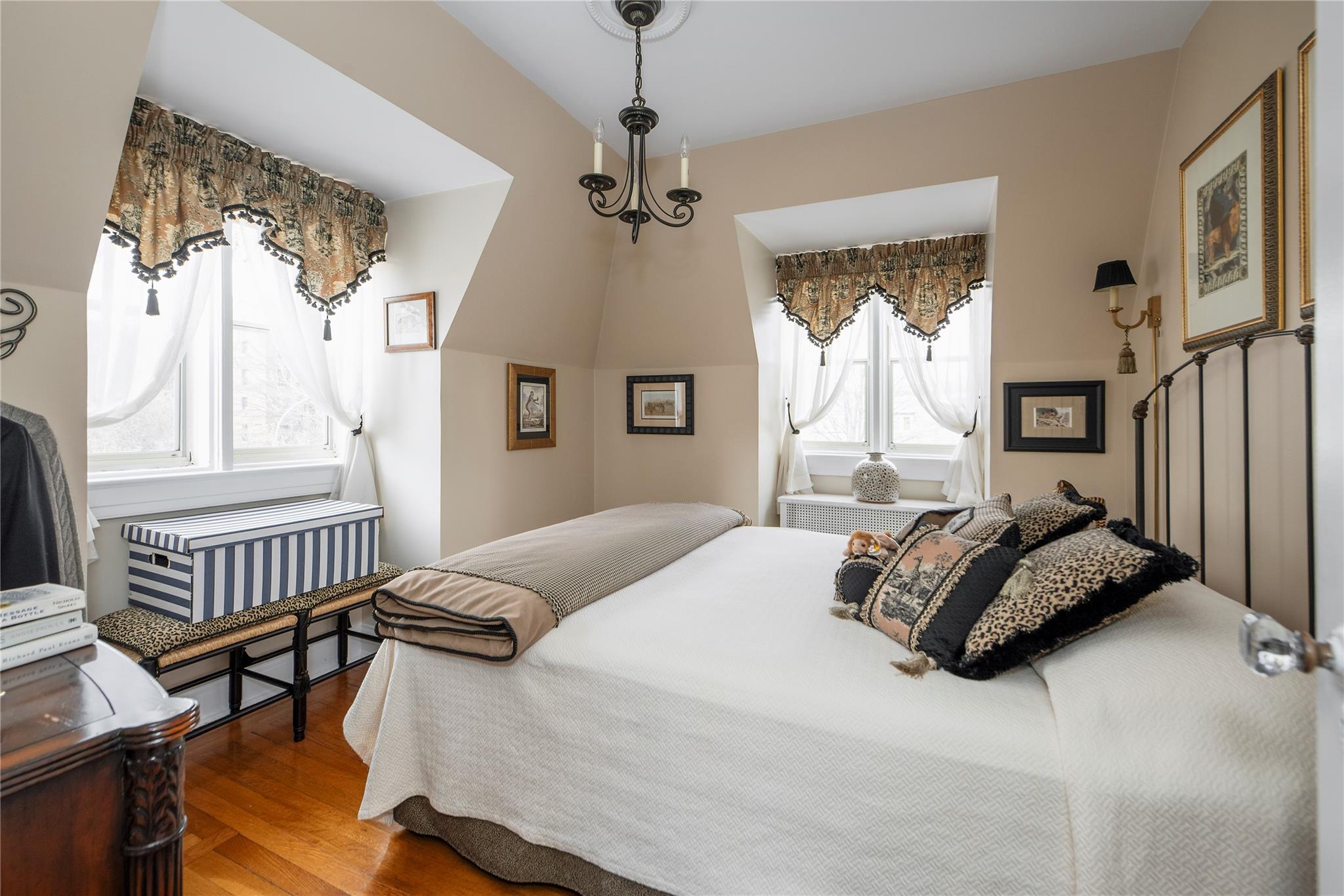 #12 photo, 34-22 87th Street, Jackson Heights , NY 11372