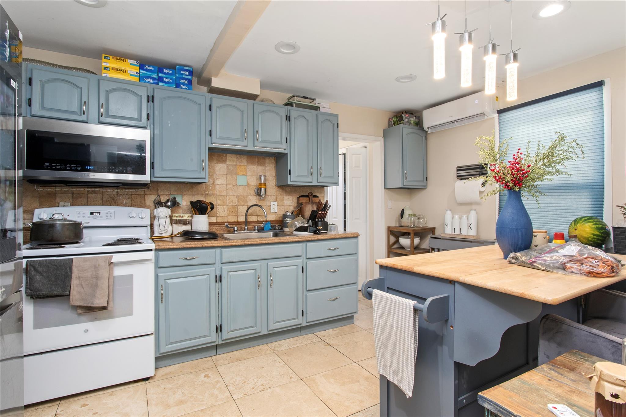 #3 photo, 4611 Matilda Avenue, Bronx , NY 10470