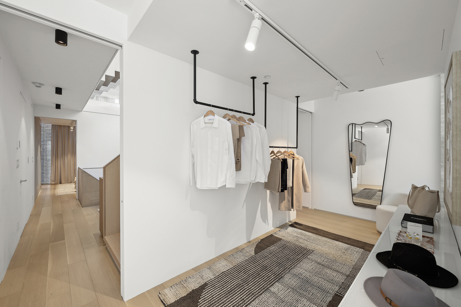 #9 photo, 217 W 20TH Street, マンハッタン Chelsea , NY 10011