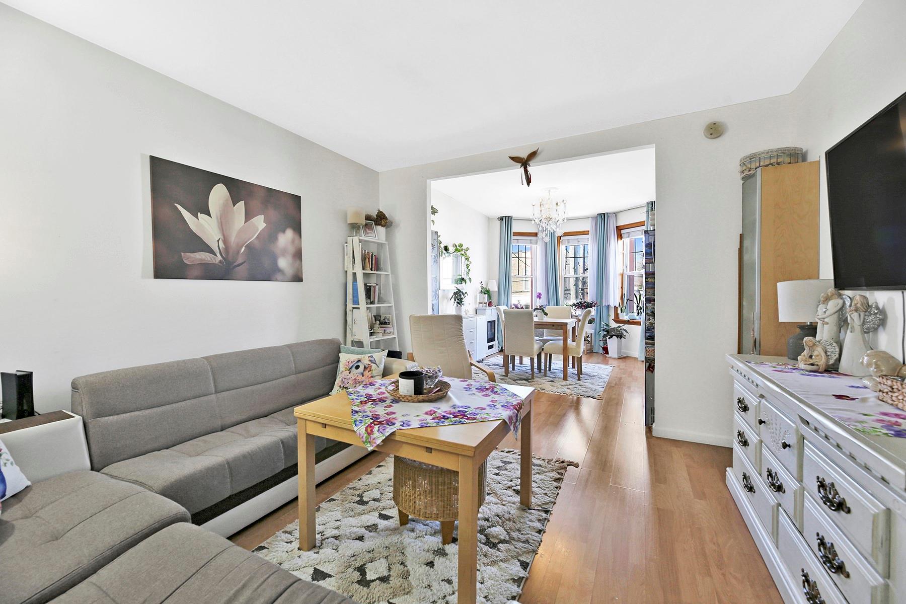 #10 photo, 68-21 75 Street, Куинс ‖ Middle Village , NY 11379