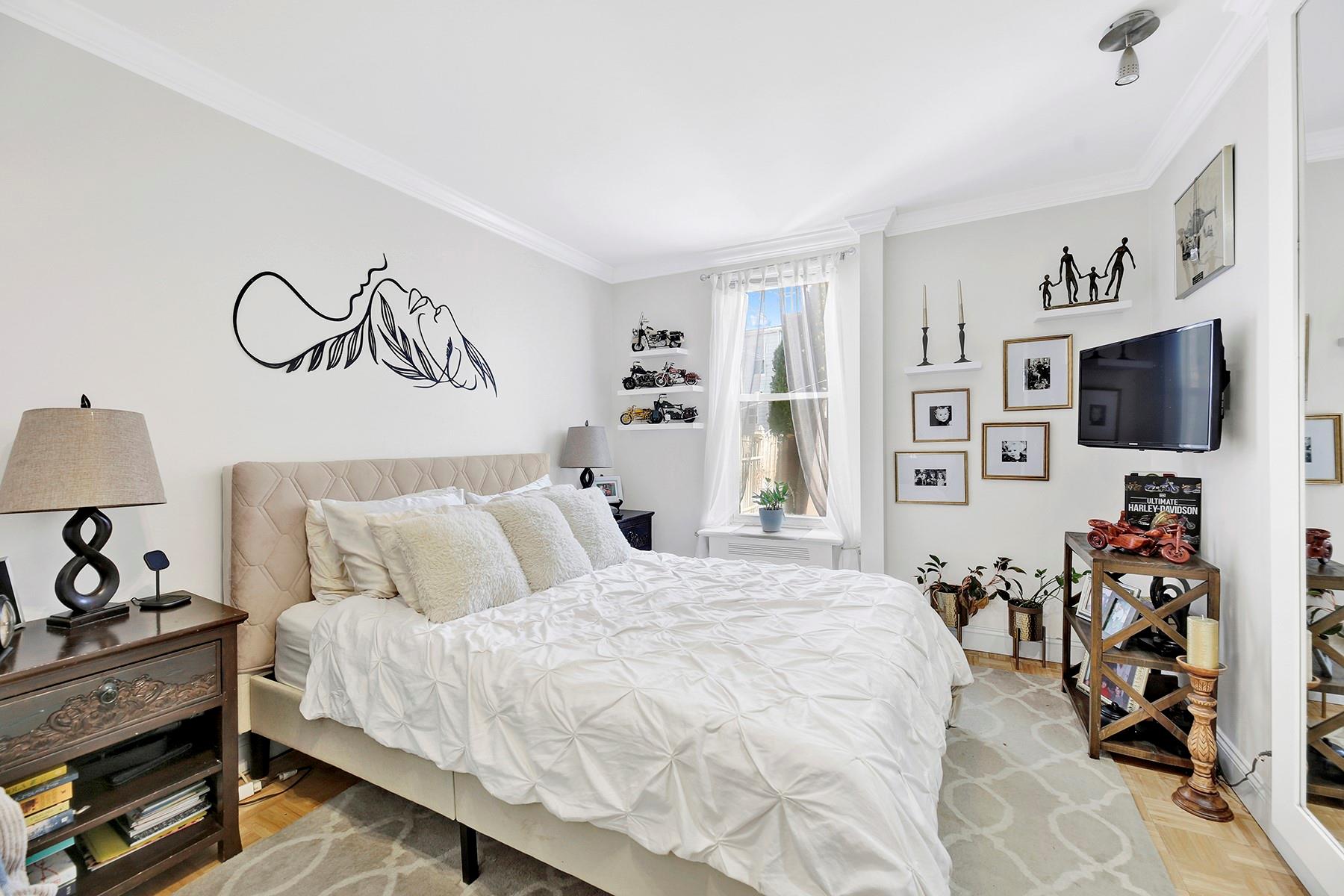 #14 photo, 68-21 75 Street, Куинс ‖ Middle Village , NY 11379