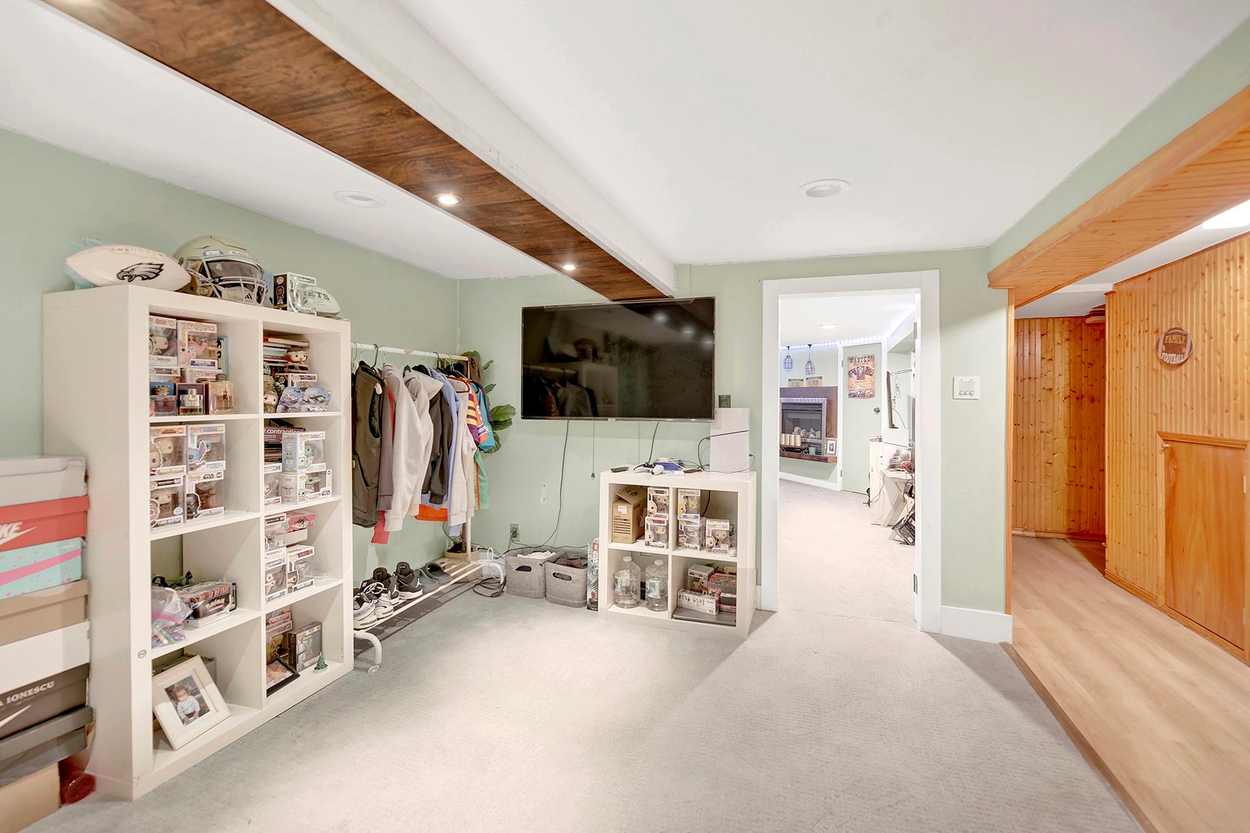 #15 photo, 68-21 75 Street, Куинс ‖ Middle Village , NY 11379