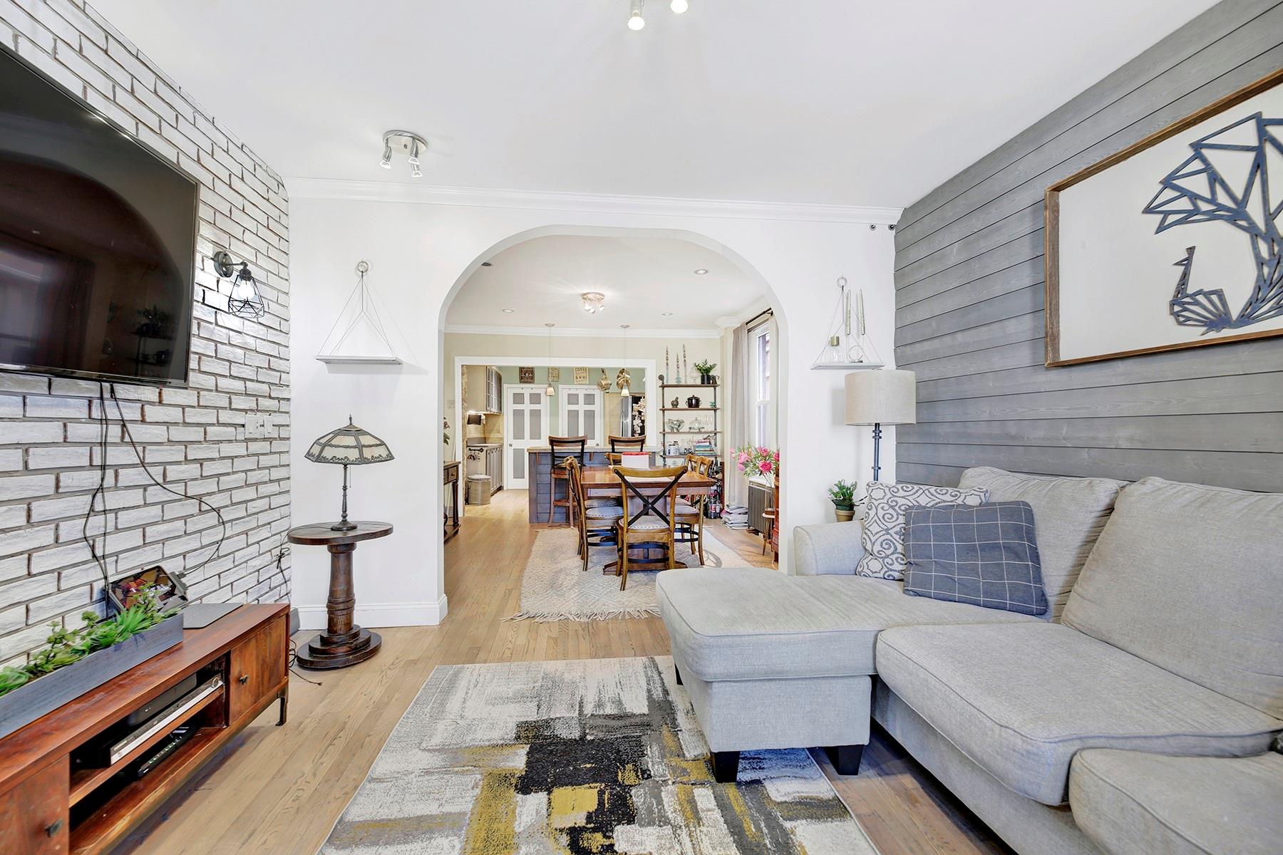 #5 photo, 68-21 75 Street, Куинс ‖ Middle Village , NY 11379