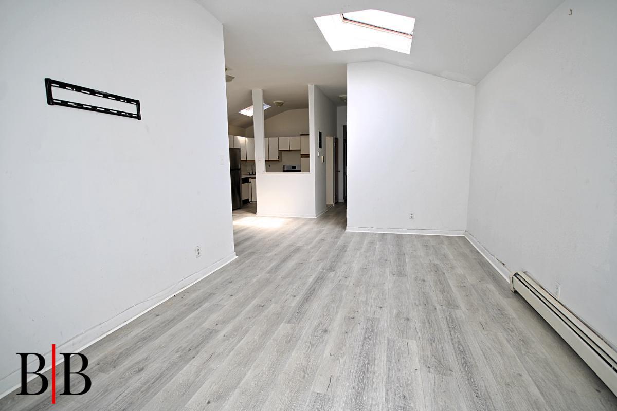 #4 photo, 1121 E 73 Street, Brooklyn , NY 11234