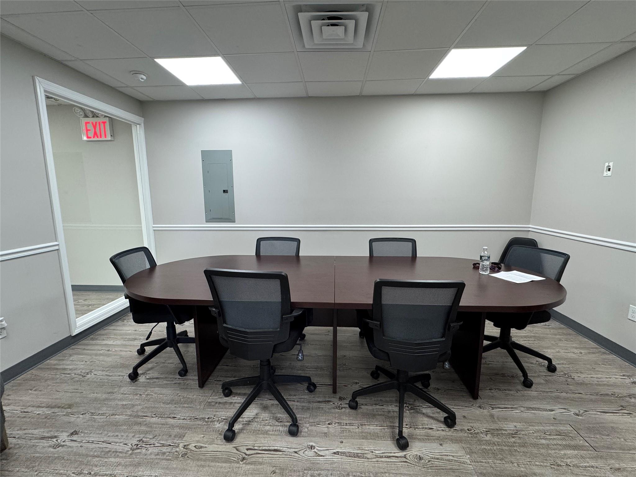 #4 photo, 3843 E Tremont Avenue, ブロンクス区 Bronx , NY 10465