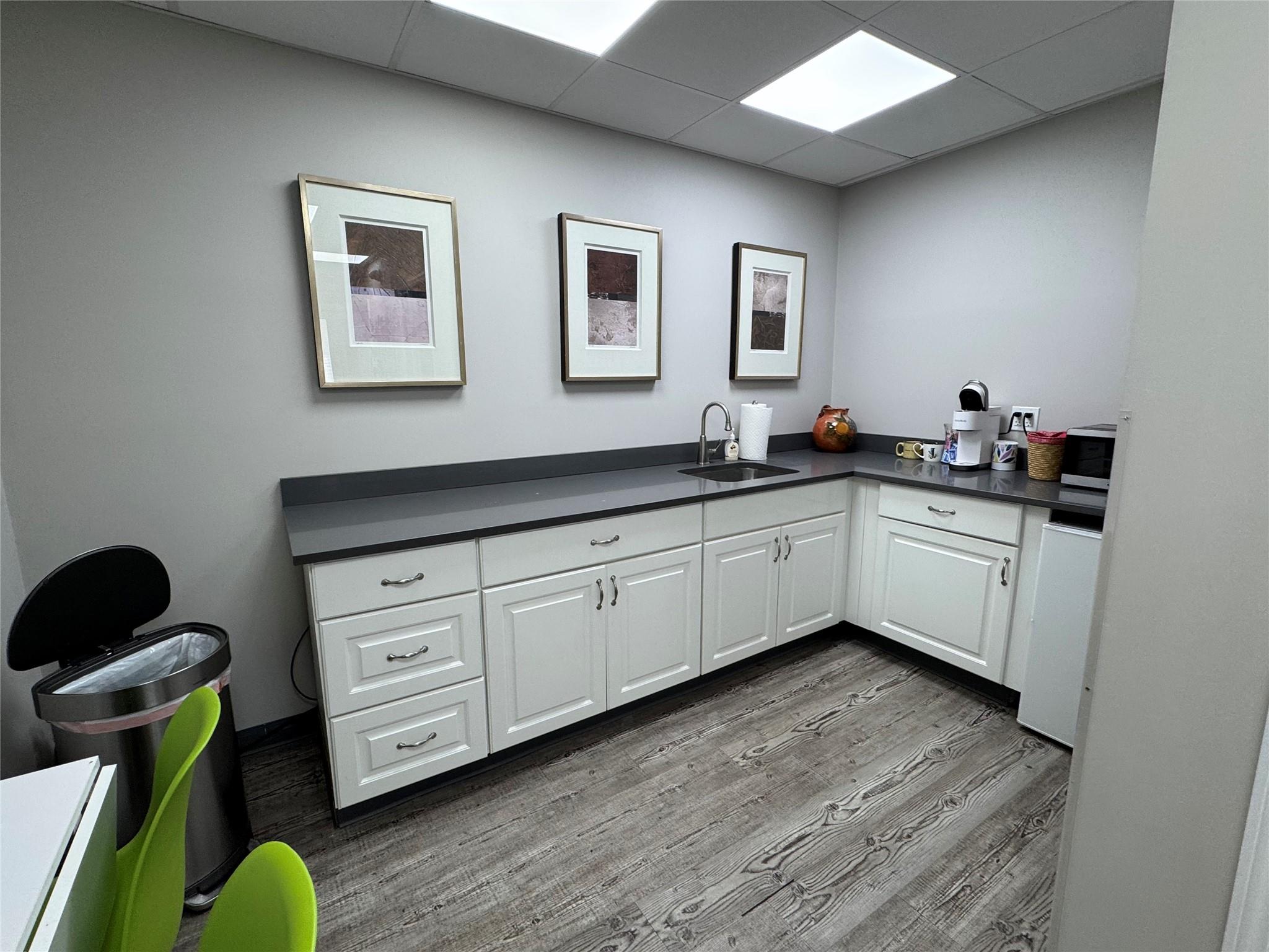 #5 photo, 3843 E Tremont Avenue, ブロンクス区 Bronx , NY 10465