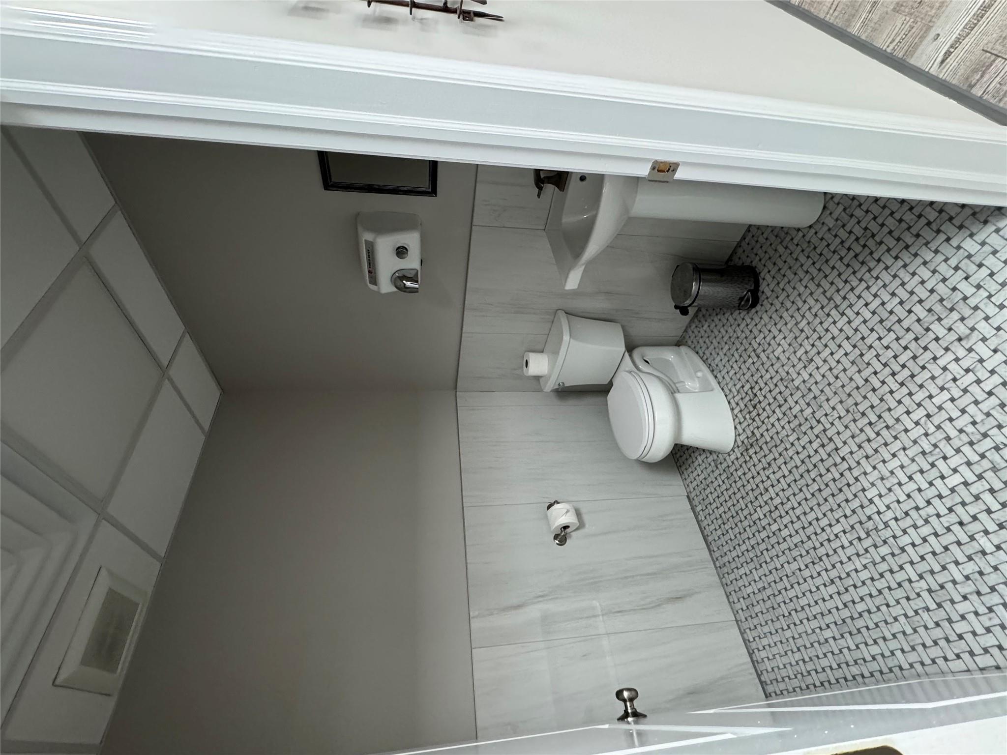 #6 photo, 3843 E Tremont Avenue, ブロンクス区 Bronx , NY 10465