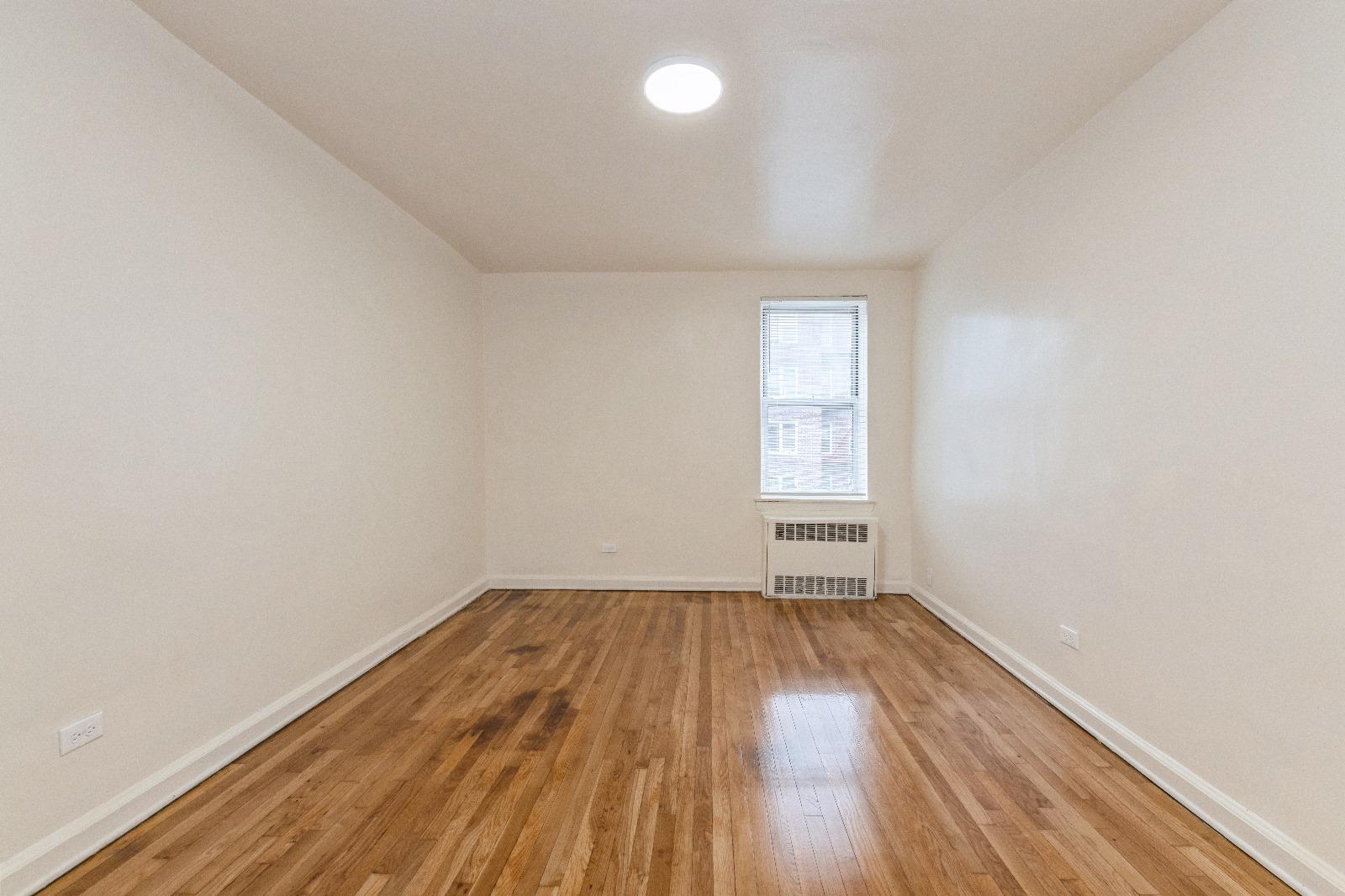 #11 photo, 105-24 67 Avenue, クイーンズ区 Forest Hills , NY 11375