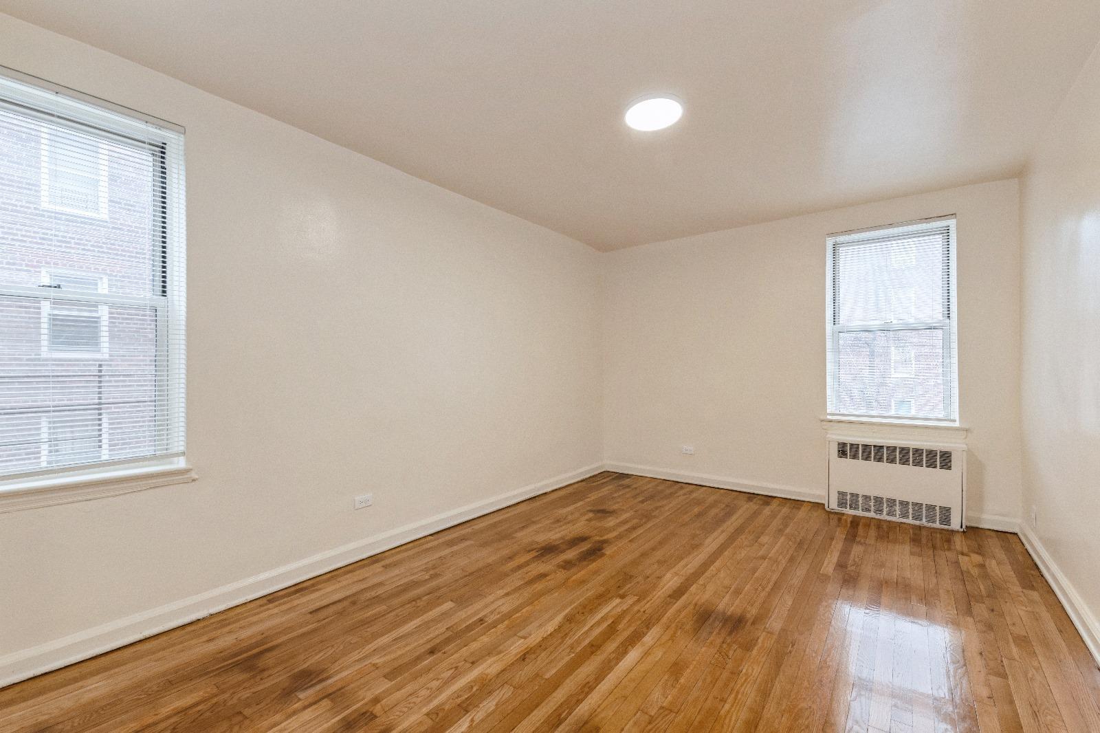 #14 photo, 105-24 67 Avenue, クイーンズ区 Forest Hills , NY 11375