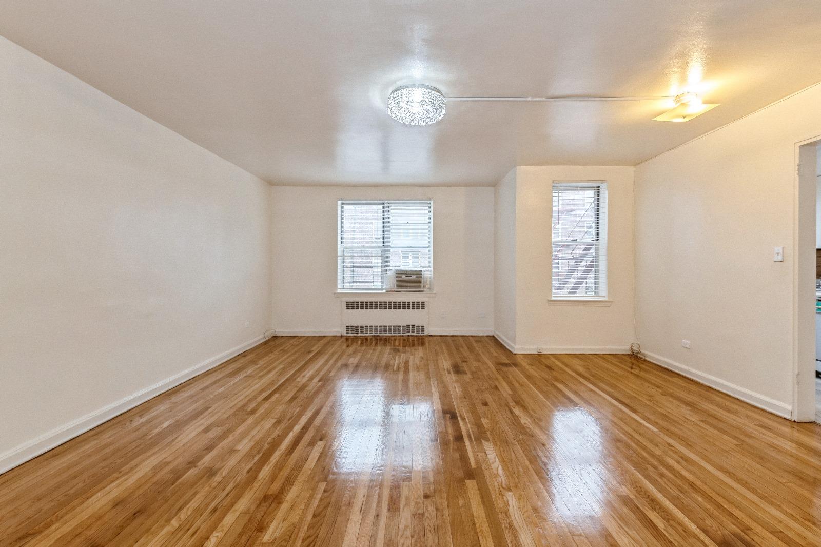 #6 photo, 105-24 67 Avenue, クイーンズ区 Forest Hills , NY 11375