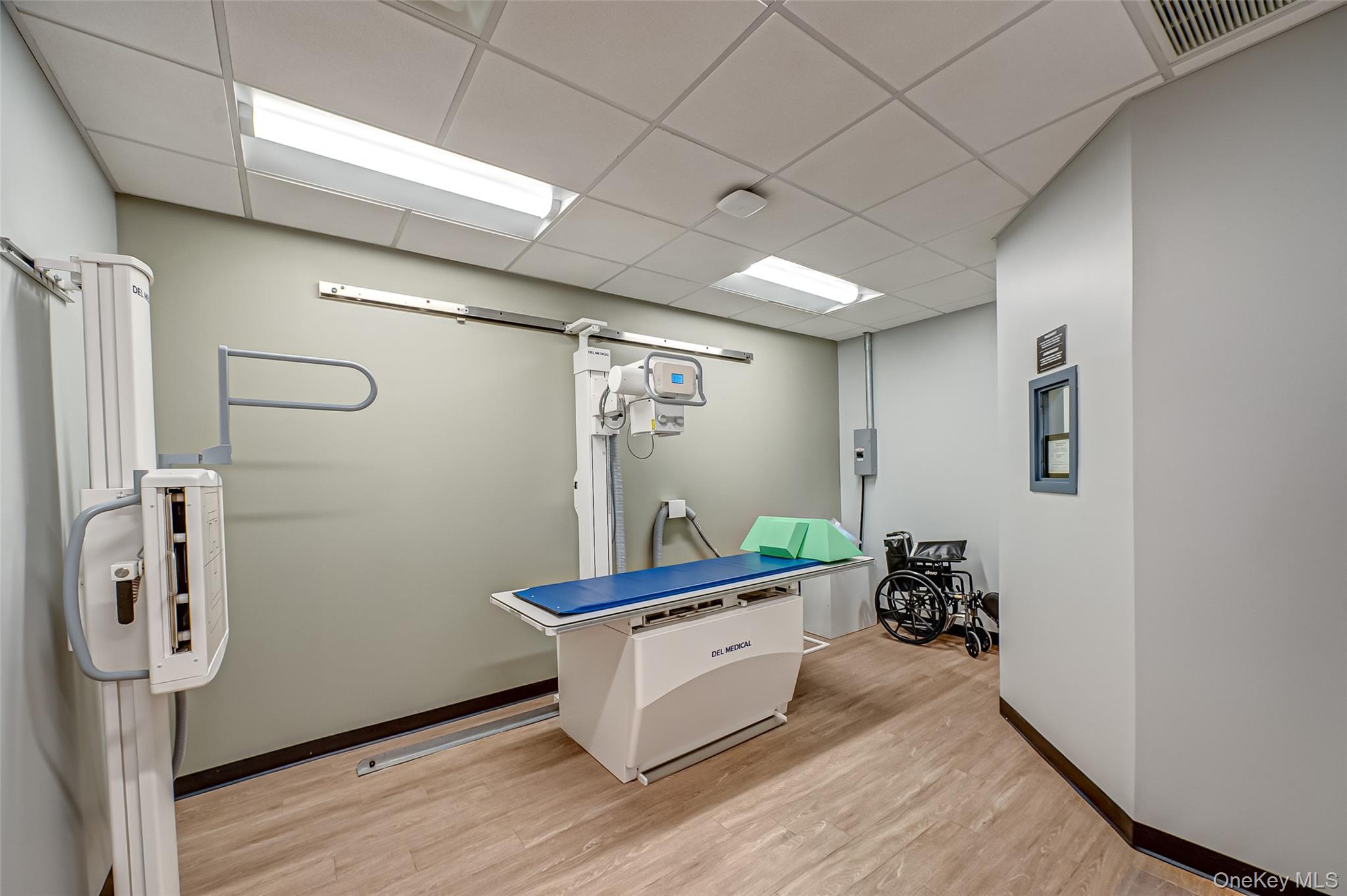 #13 photo, 24 Railroad Avenue, サフォーク郡 Patchogue , NY 11772