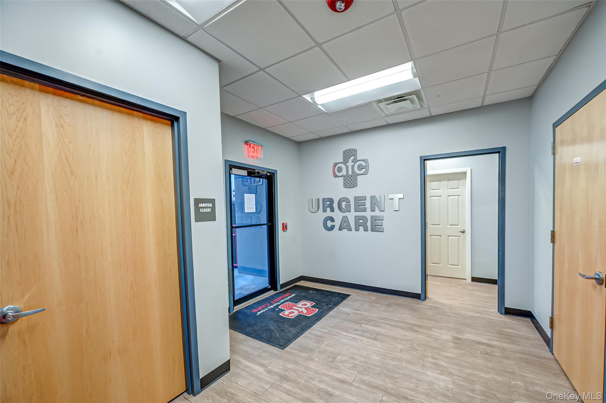 #2 photo, 24 Railroad Avenue, サフォーク郡 Patchogue , NY 11772