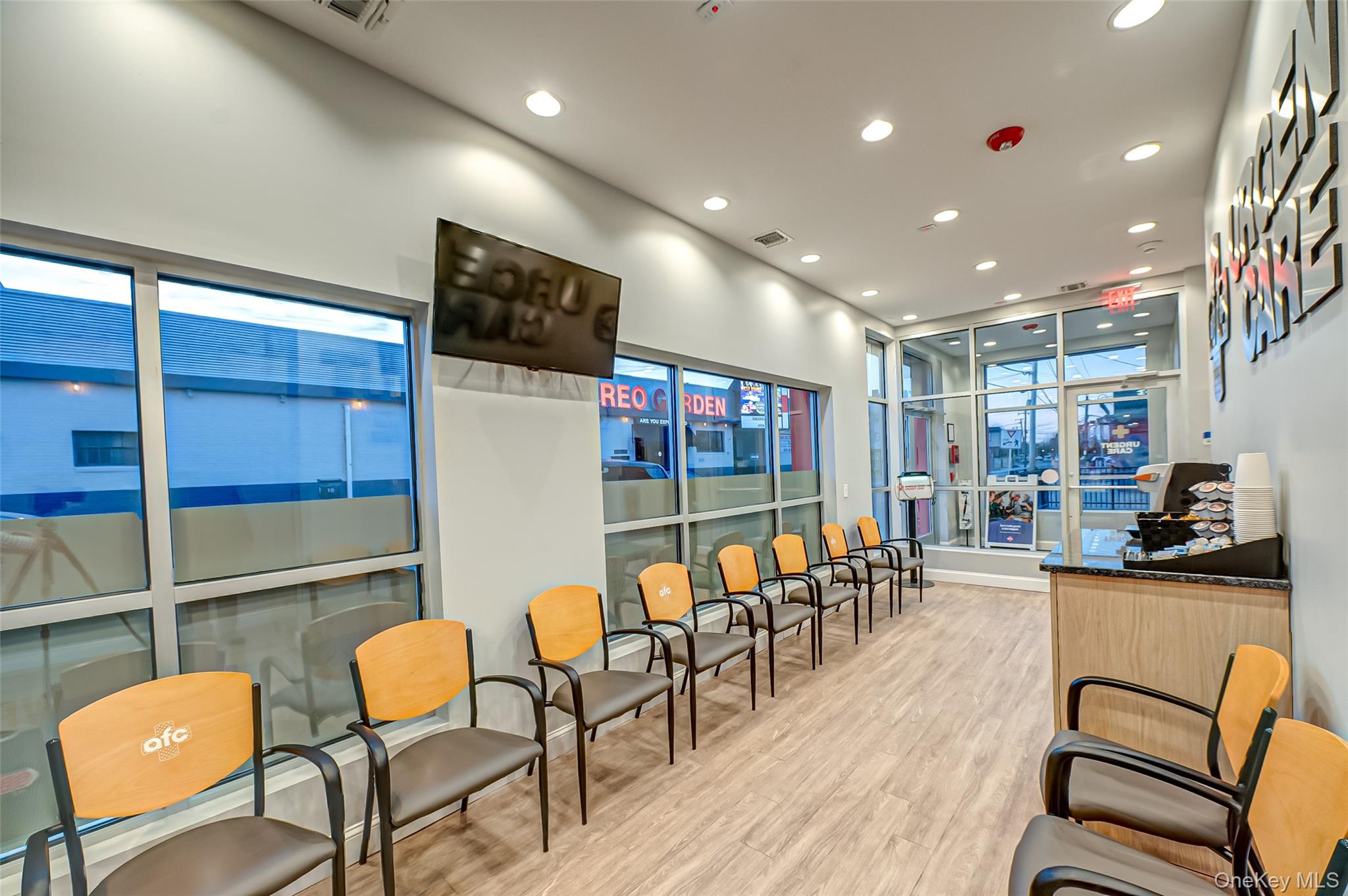 #5 photo, 24 Railroad Avenue, サフォーク郡 Patchogue , NY 11772