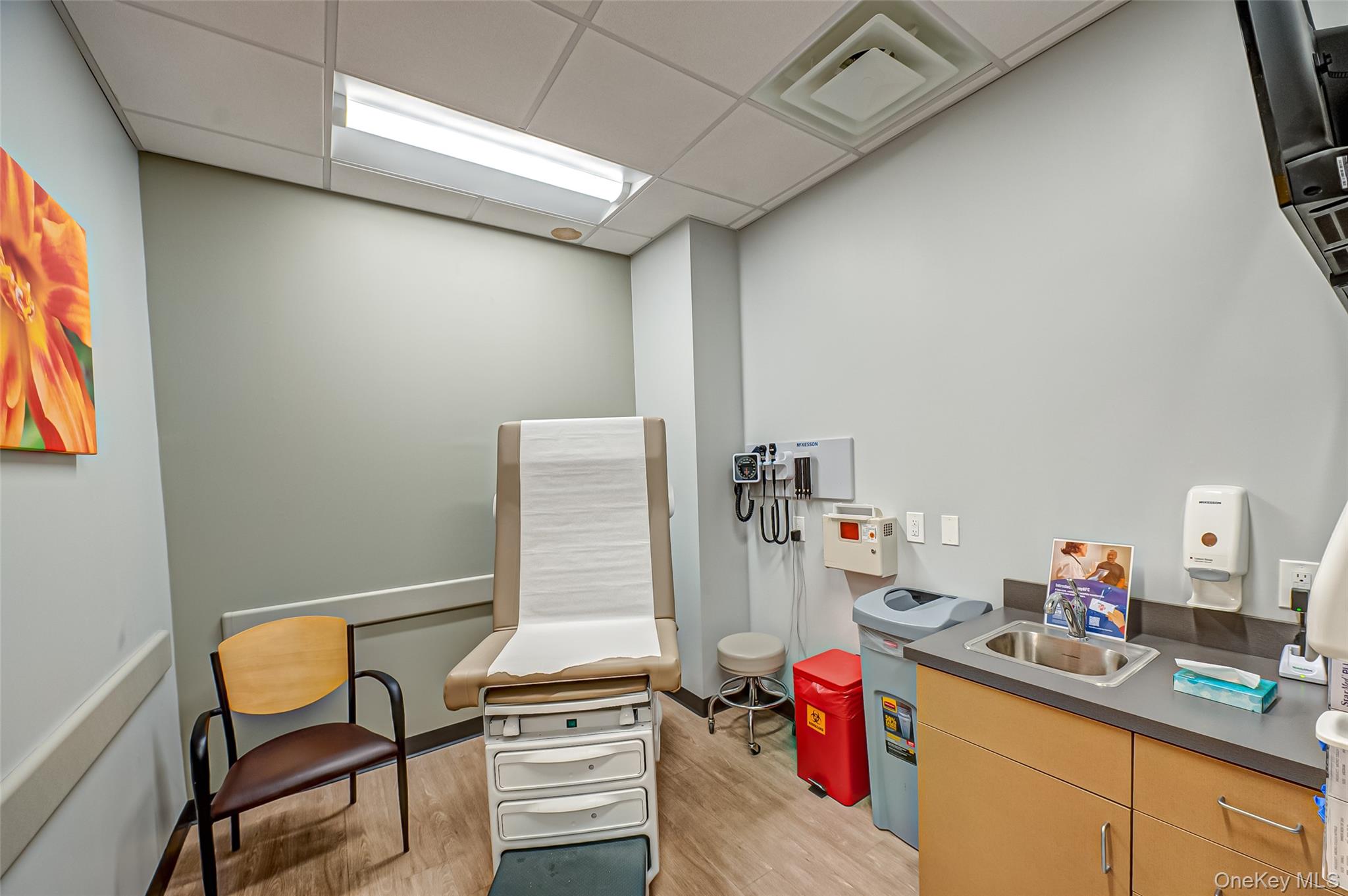 #8 photo, 24 Railroad Avenue, サフォーク郡 Patchogue , NY 11772