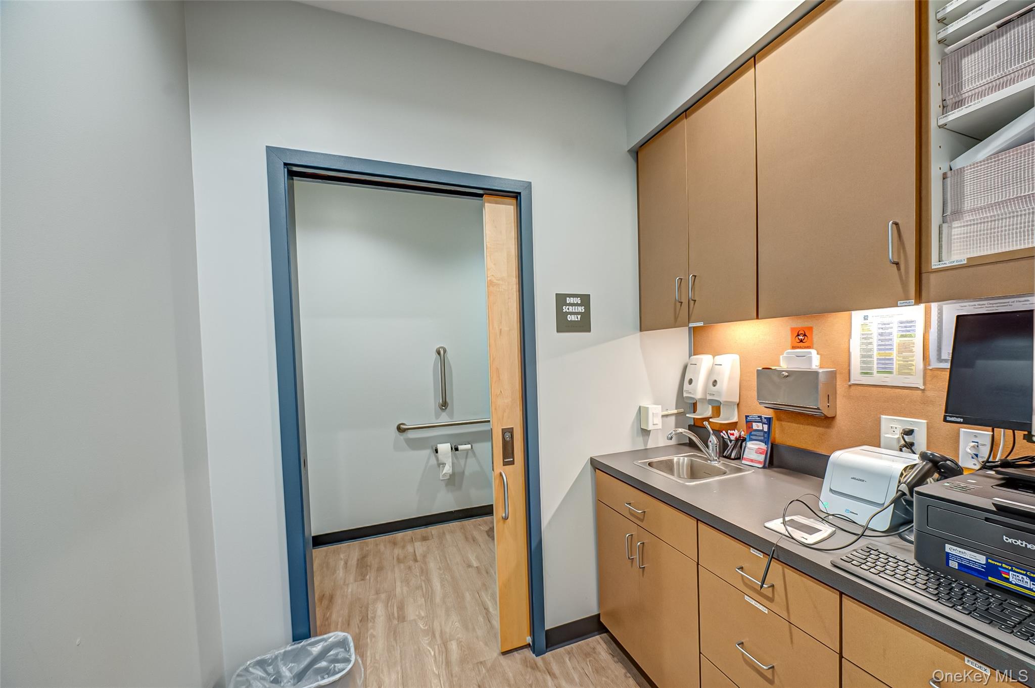 #9 photo, 24 Railroad Avenue, サフォーク郡 Patchogue , NY 11772