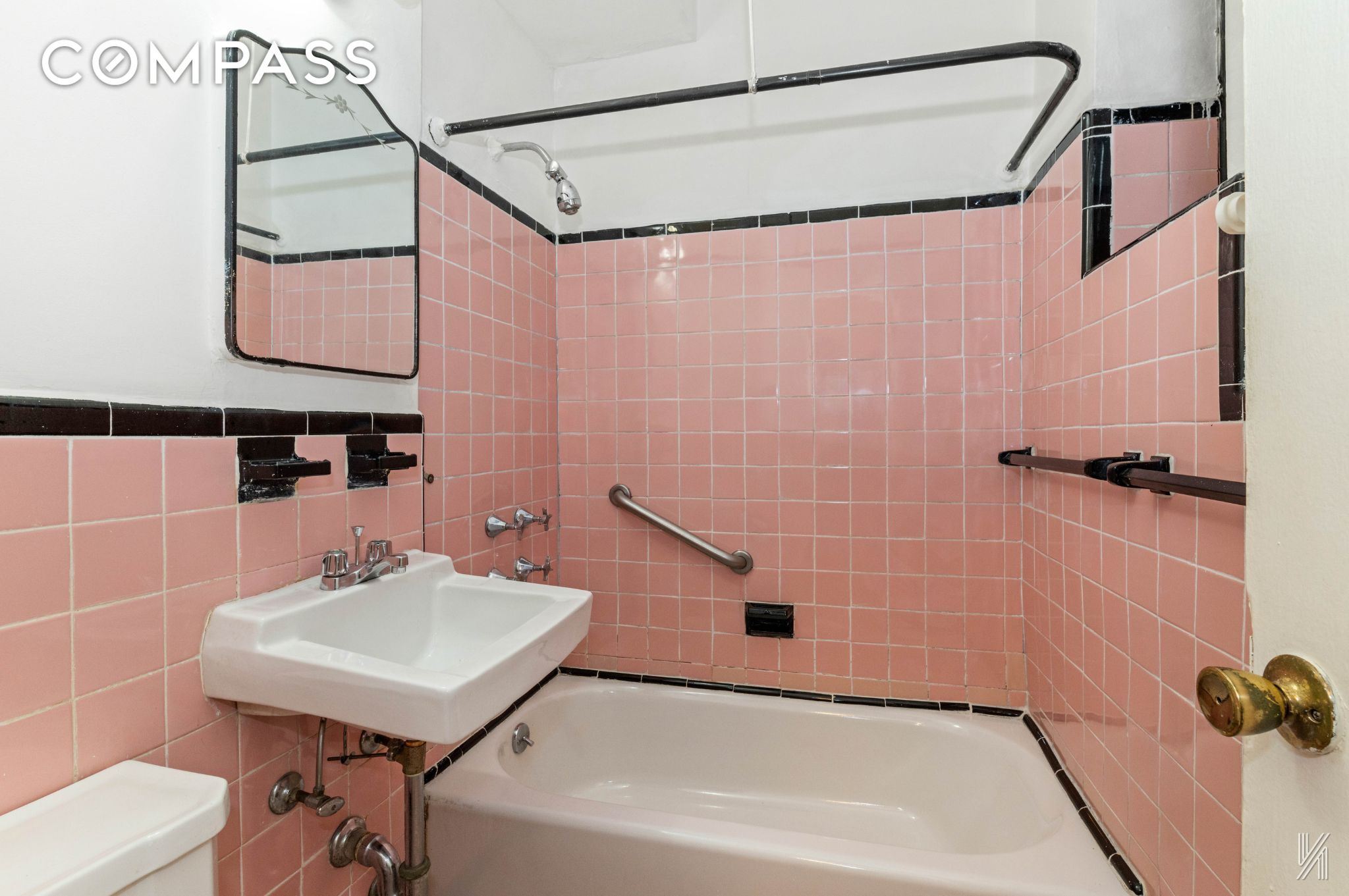 #15 photo, 22-60 79th Street, クイーンズ区 Astoria , NY 11370