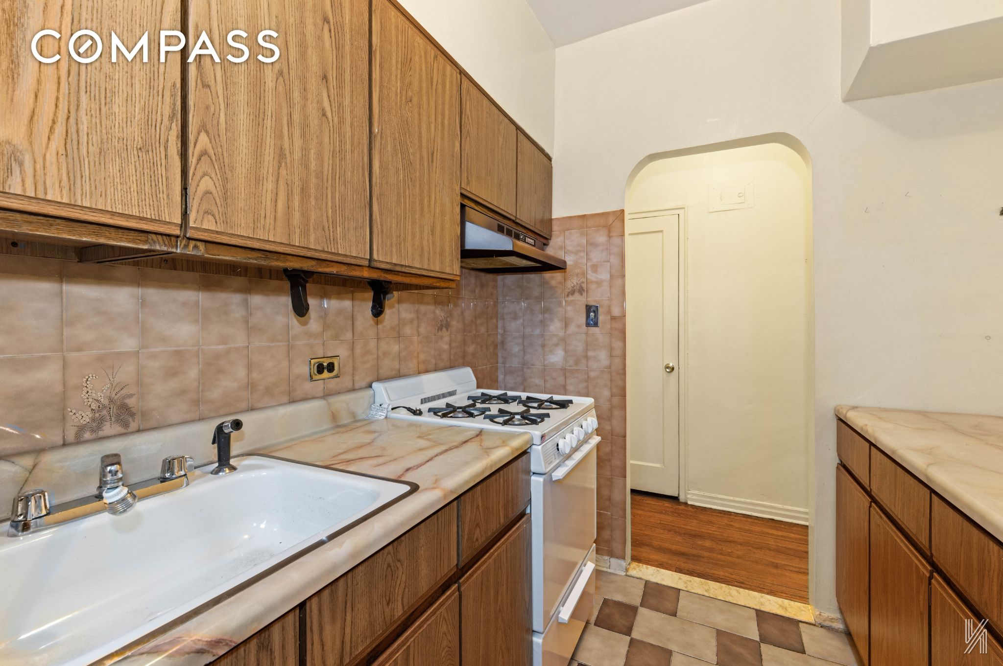 #8 photo, 22-60 79th Street, クイーンズ区 Astoria , NY 11370