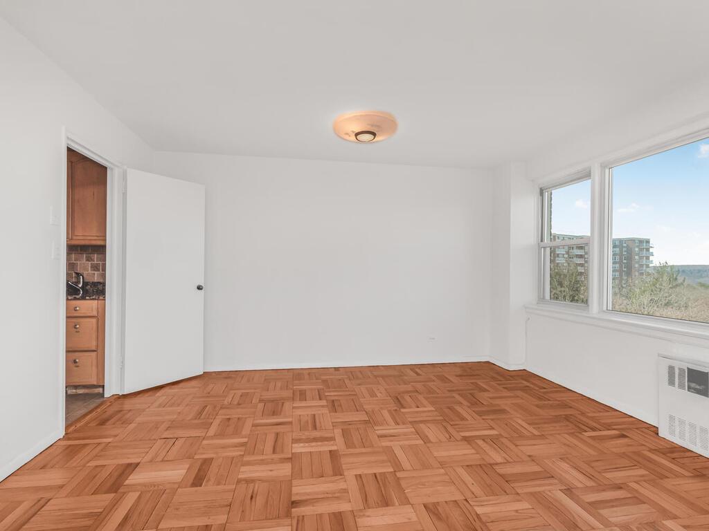 #2 photo, 4555 Henry Hudson Parkway, 布朗士 Bronx , NY 10471