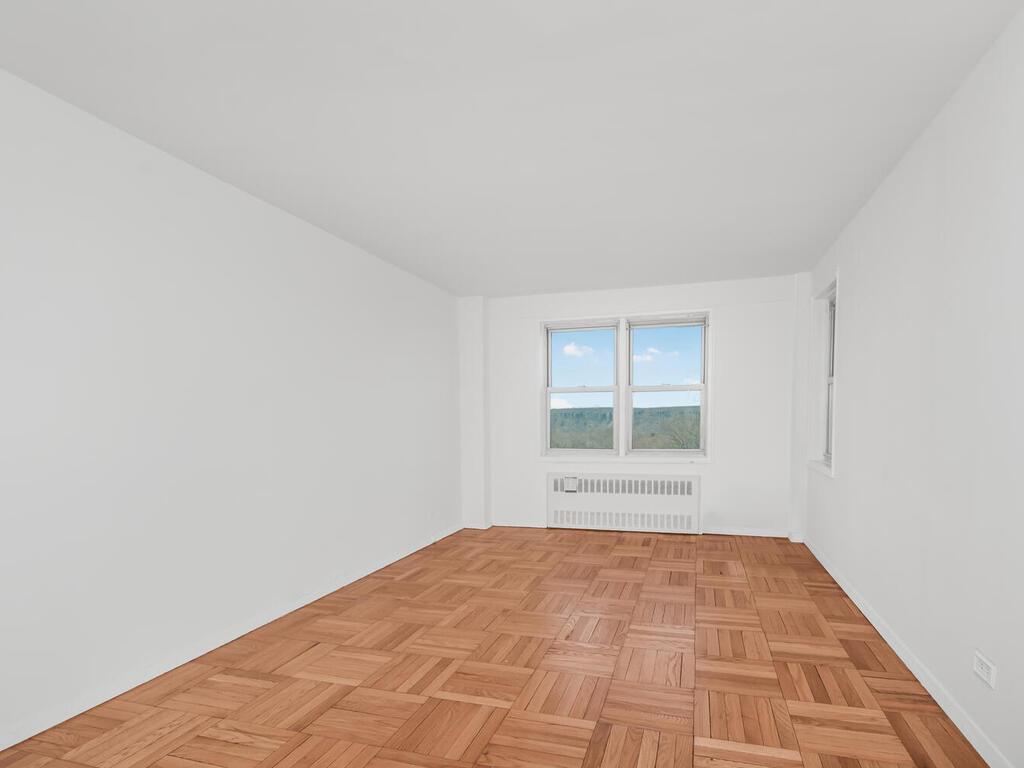 #4 photo, 4555 Henry Hudson Parkway, 布朗士 Bronx , NY 10471