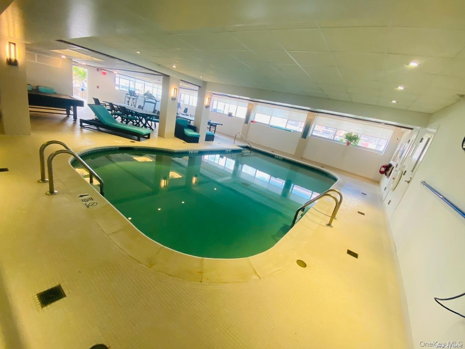 #16 photo, 170 W Broadway, ナッソー郡 Long Beach , NY 11561