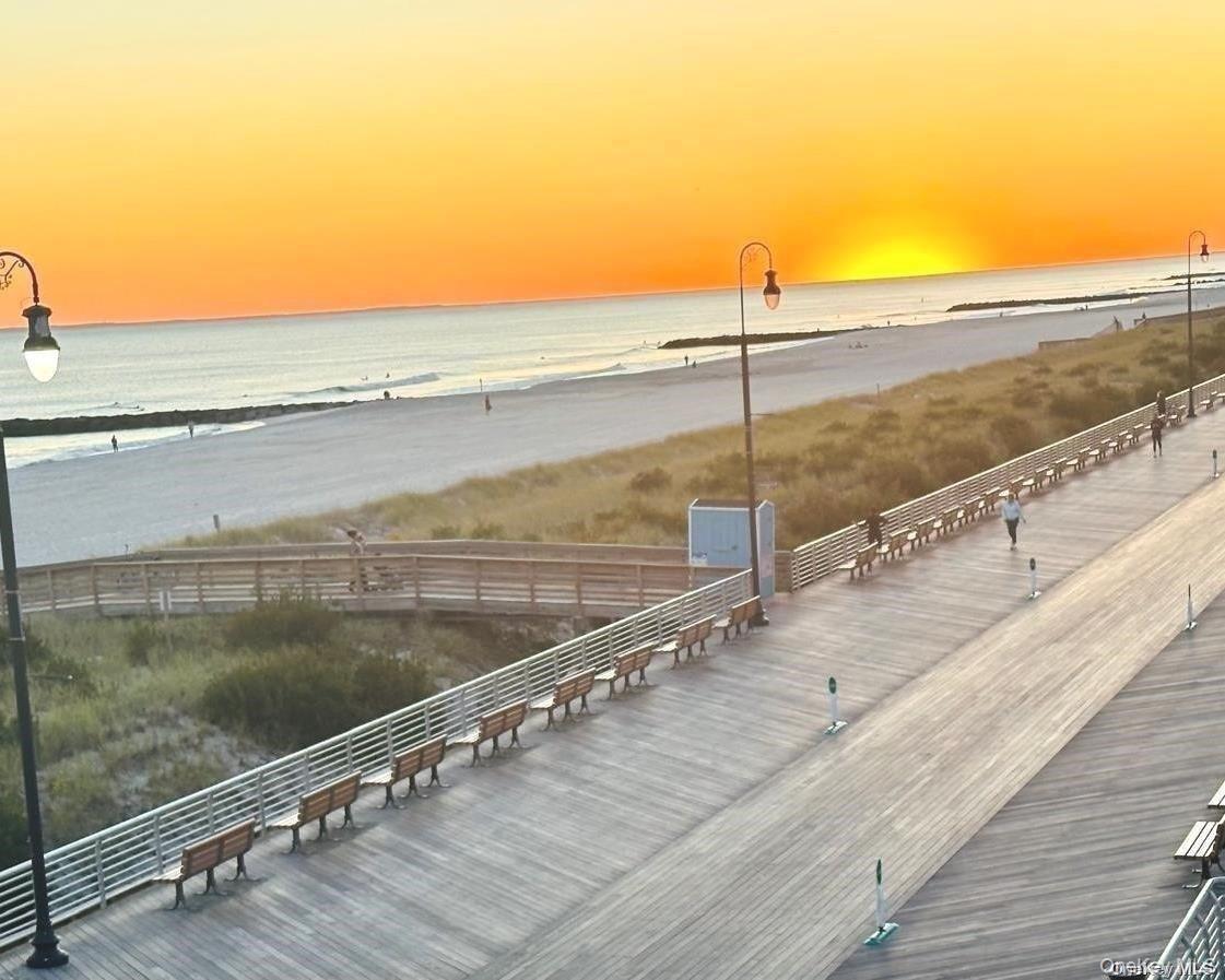 #2 photo, 170 W Broadway, ナッソー郡 Long Beach , NY 11561