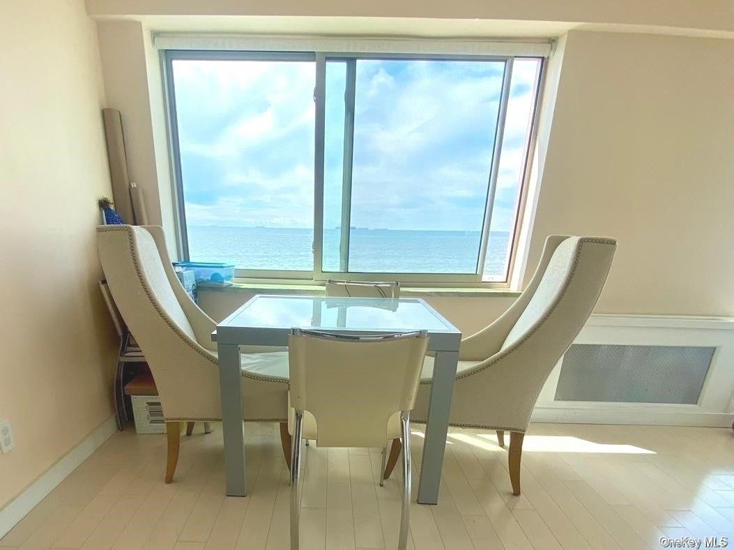 #5 photo, 170 W Broadway, ナッソー郡 Long Beach , NY 11561