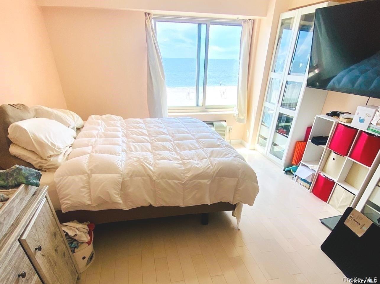 #8 photo, 170 W Broadway, ナッソー郡 Long Beach , NY 11561