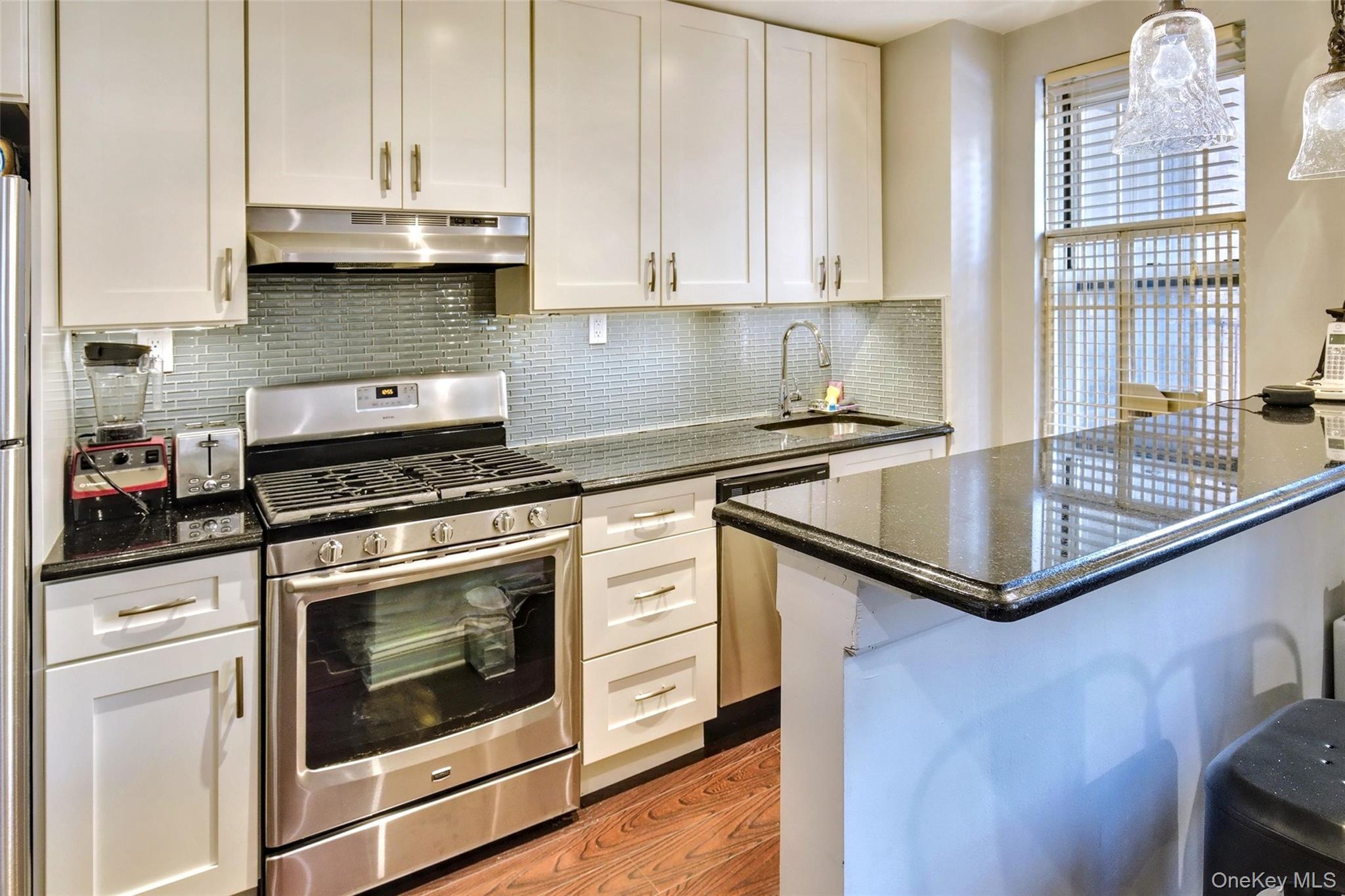 #4 photo, 105-25 67th Avenue, クイーンズ区 Forest Hills , NY 11375