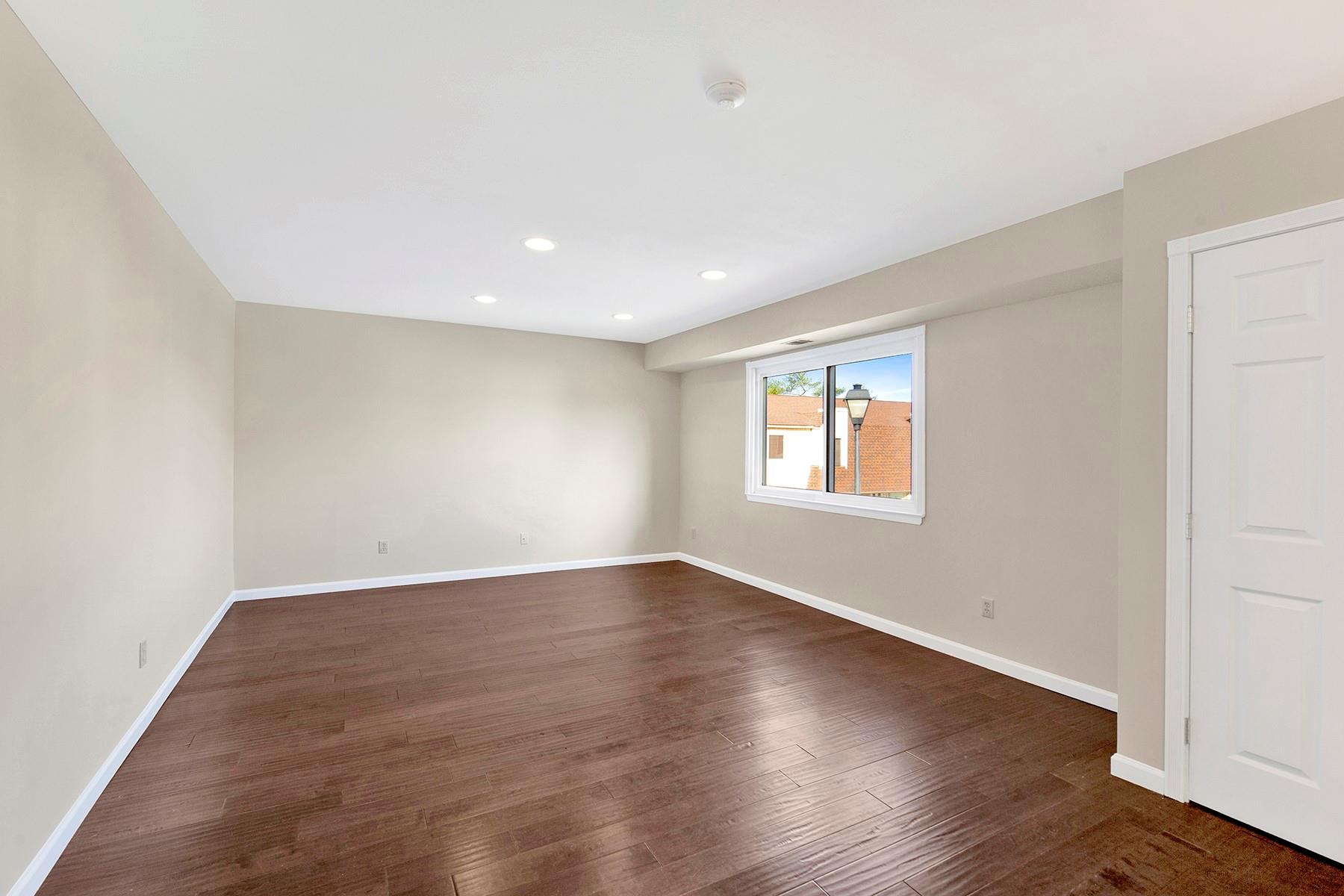 #5 photo, 38 Point Circle South, Coram , NY 11727