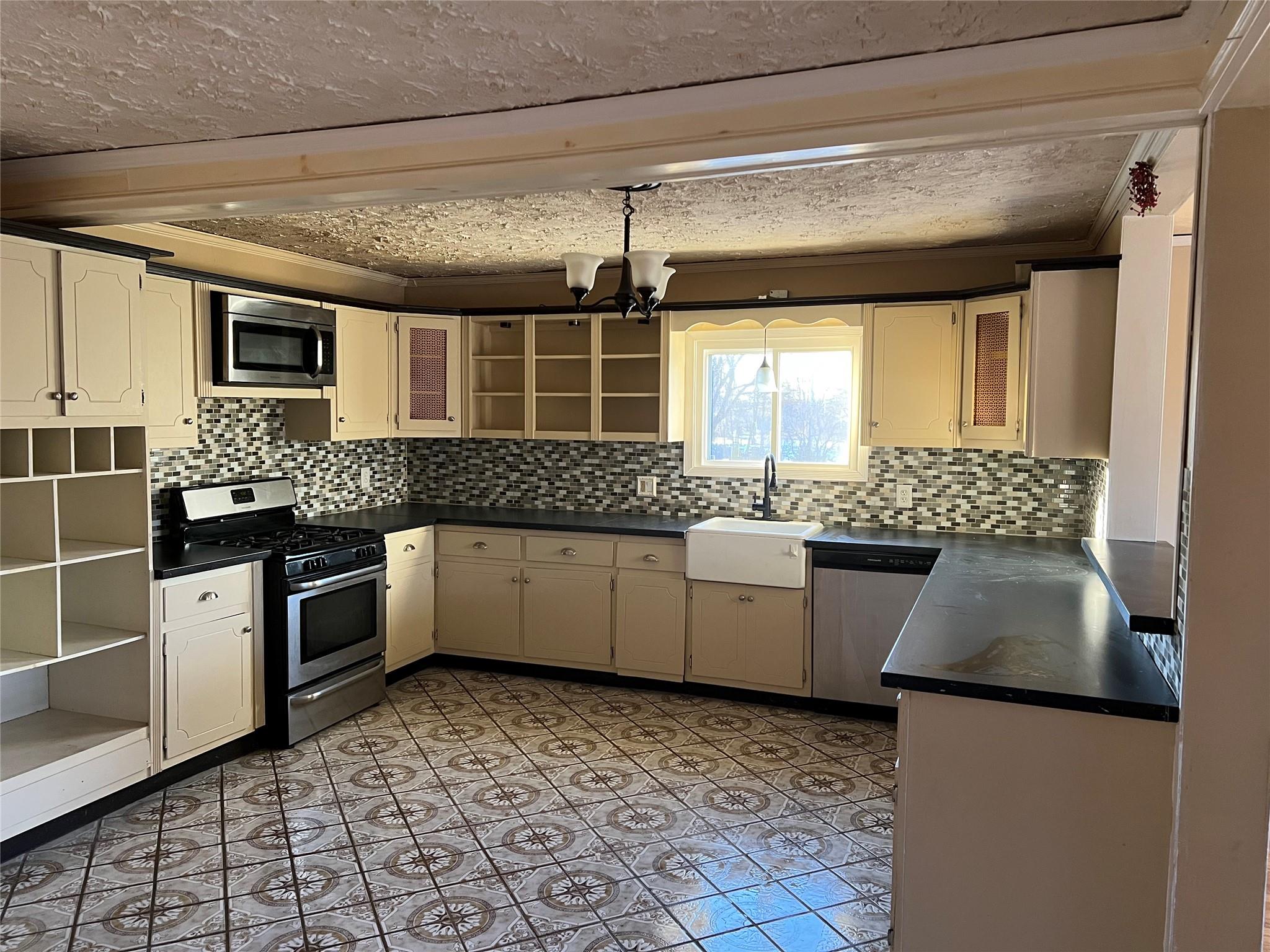 #13 photo, 631 State Route 17K, Montgomery , NY 12549