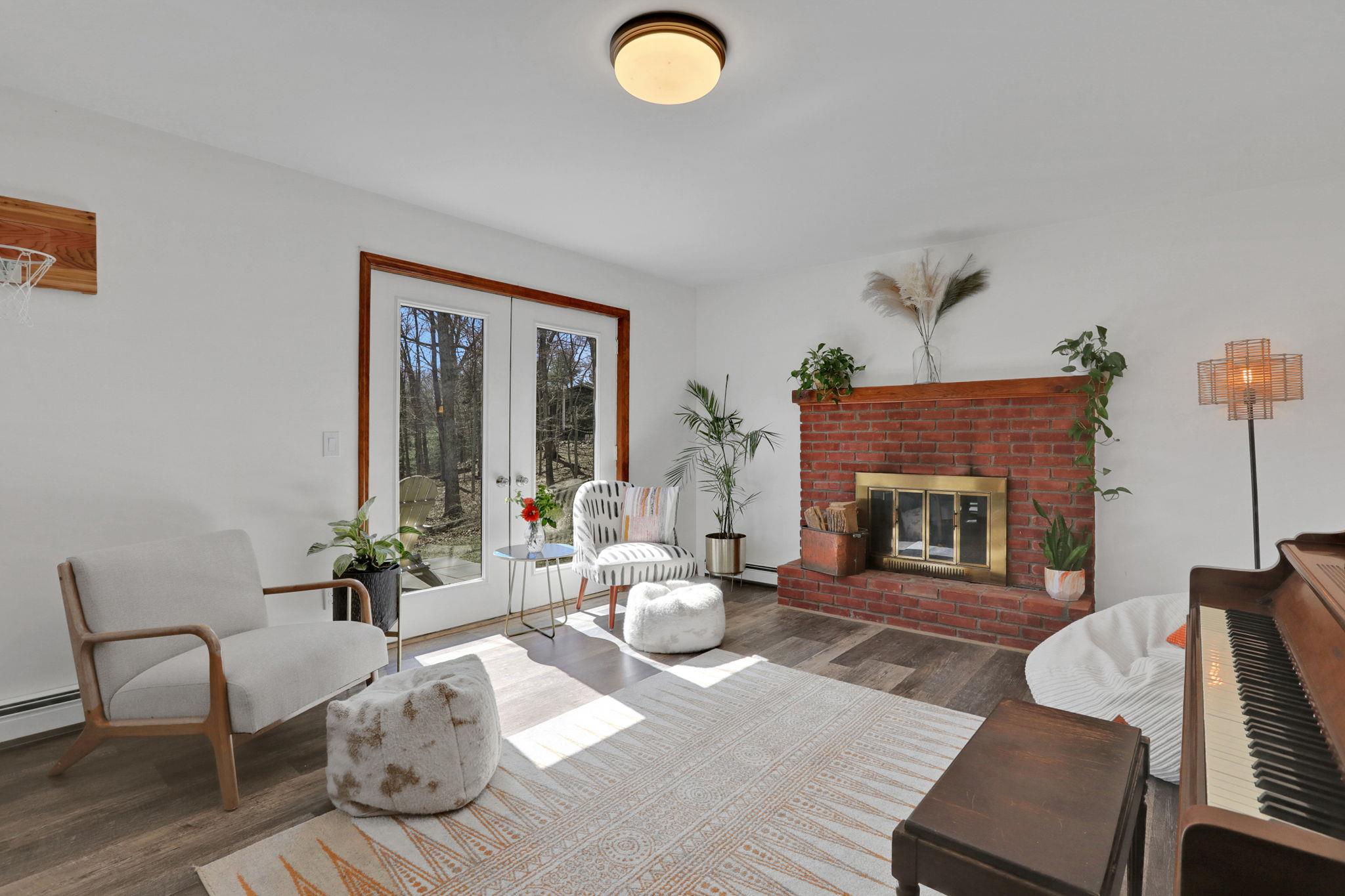 #8 photo, 2 Durmo Road, New Paltz , NY 12561