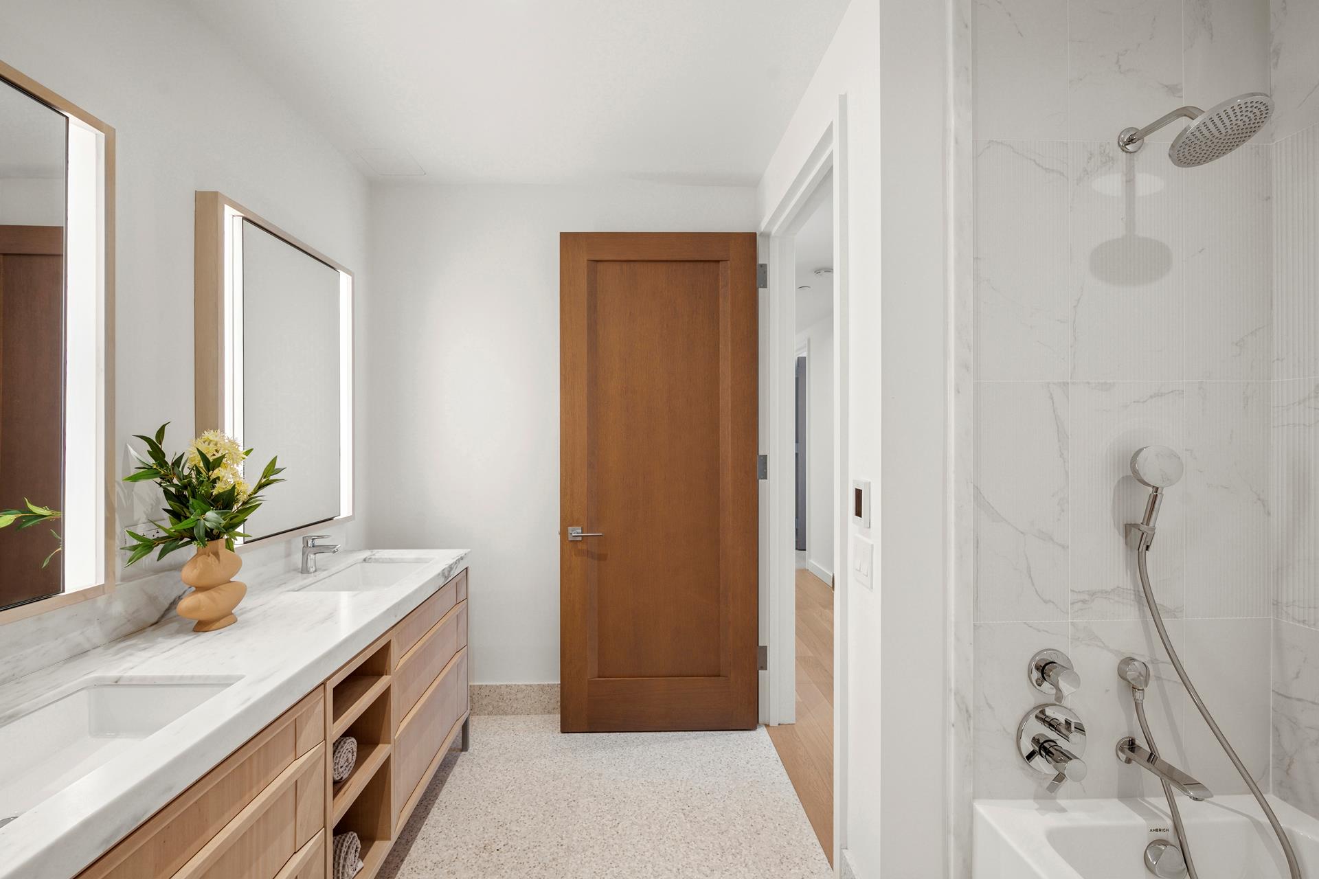 #7 photo, 212 W 93RD Street, マンハッタン Upper West Side , NY 10025