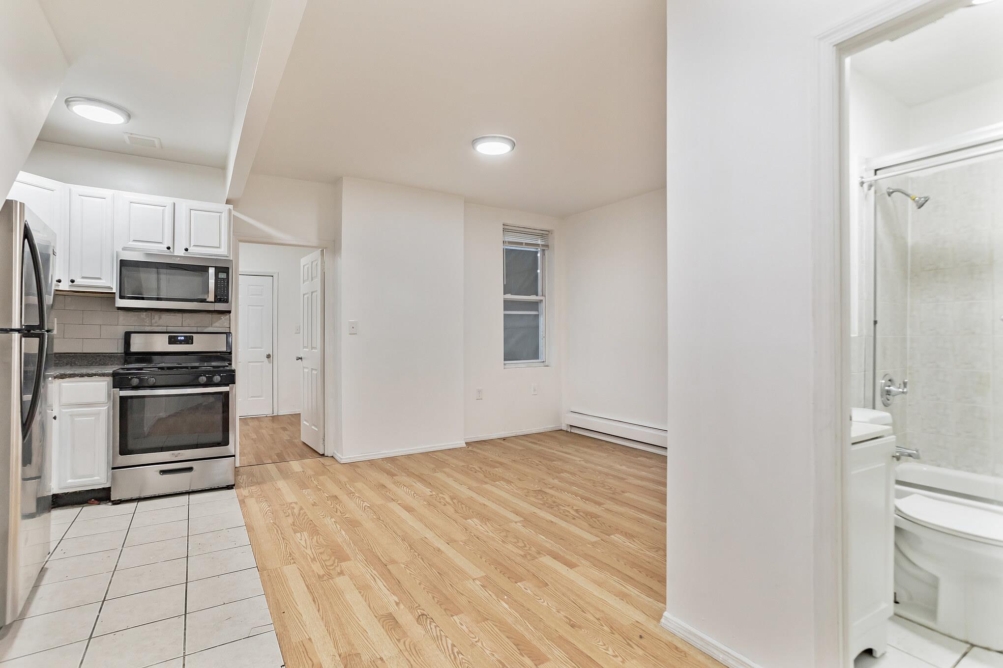 #8 photo, 2263 Ryer Avenue, ブロンクス区 Bronx , NY 10457