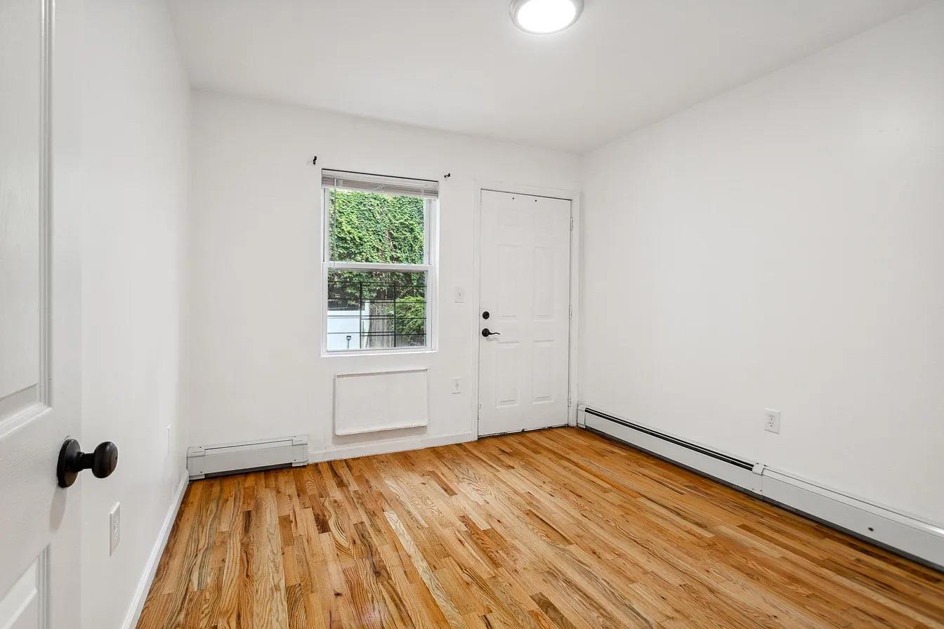 #16 photo, 2655 Briggs Avenue, Bronx , NY 10458