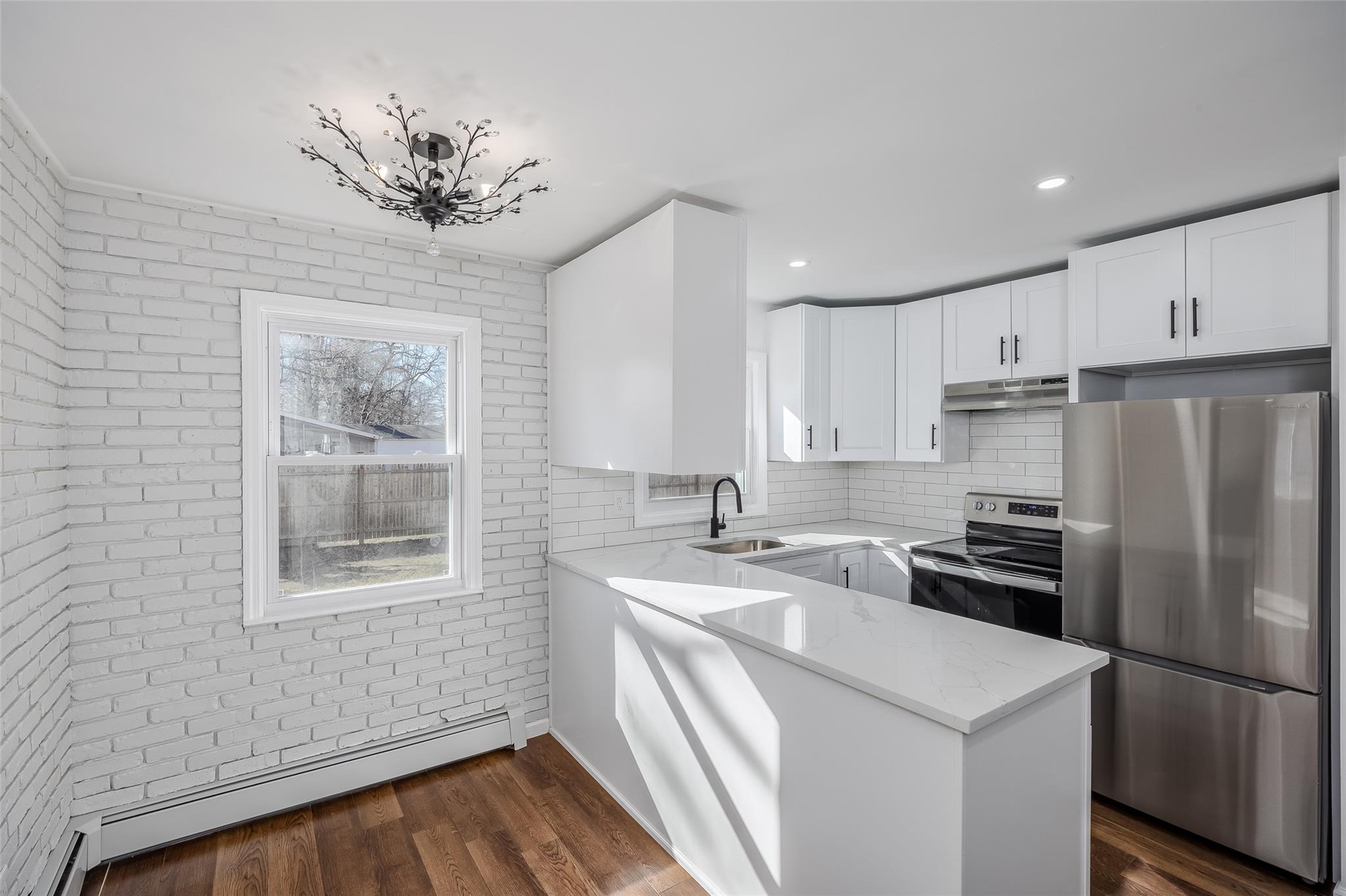 #13 photo, 340 Westchester Avenue, サフォーク郡 West Babylon , NY 11704