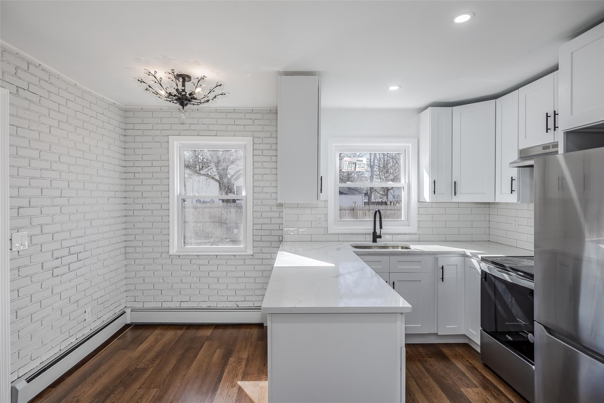 #16 photo, 340 Westchester Avenue, サフォーク郡 West Babylon , NY 11704