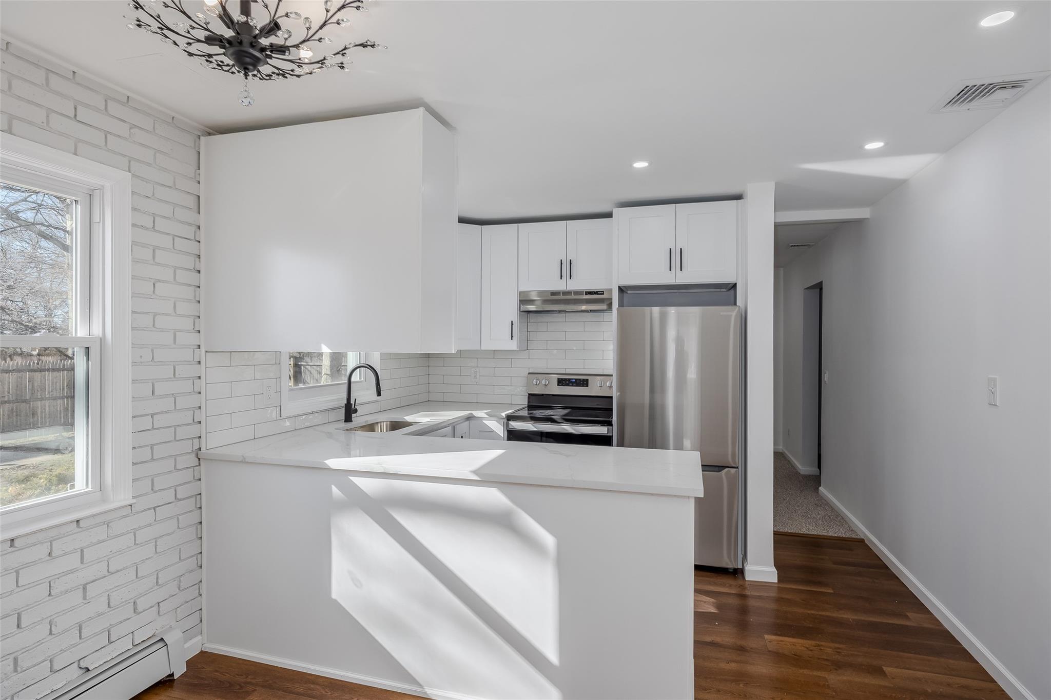 #18 photo, 340 Westchester Avenue, サフォーク郡 West Babylon , NY 11704