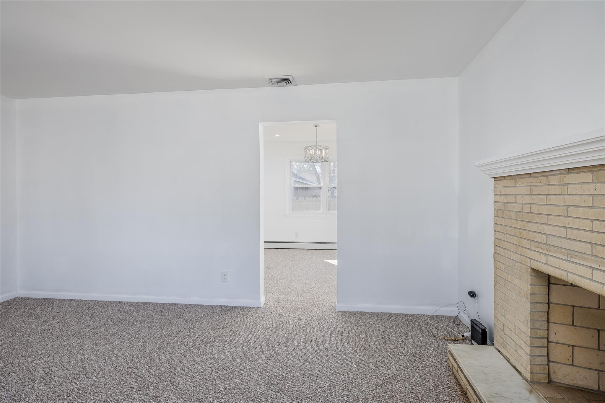 #7 photo, 340 Westchester Avenue, サフォーク郡 West Babylon , NY 11704