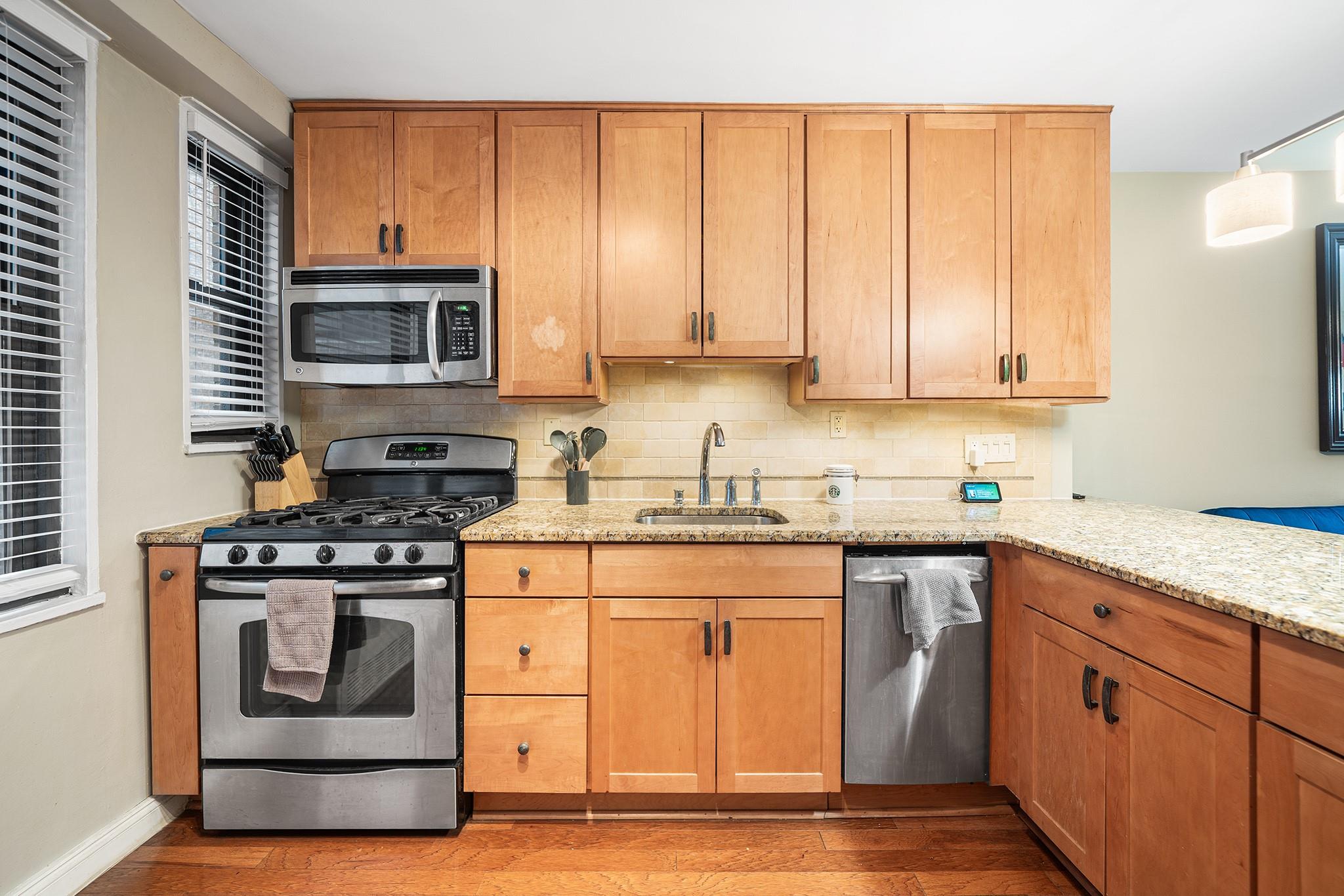 #8 photo, 305 E 40th Street, マンハッタン New York (Manhattan) , NY 10016